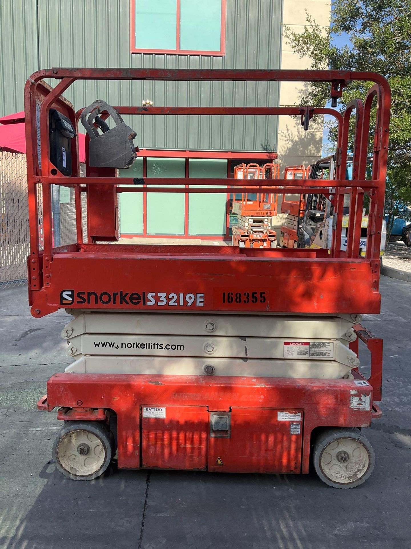 2016 SNORKEL SCISSOR LIFT MODEL S3219E ANSI , ELECTRIC, APPROX MAX PLATFORM HEIGHT 19FT, NON MARK... - Image 6 of 12