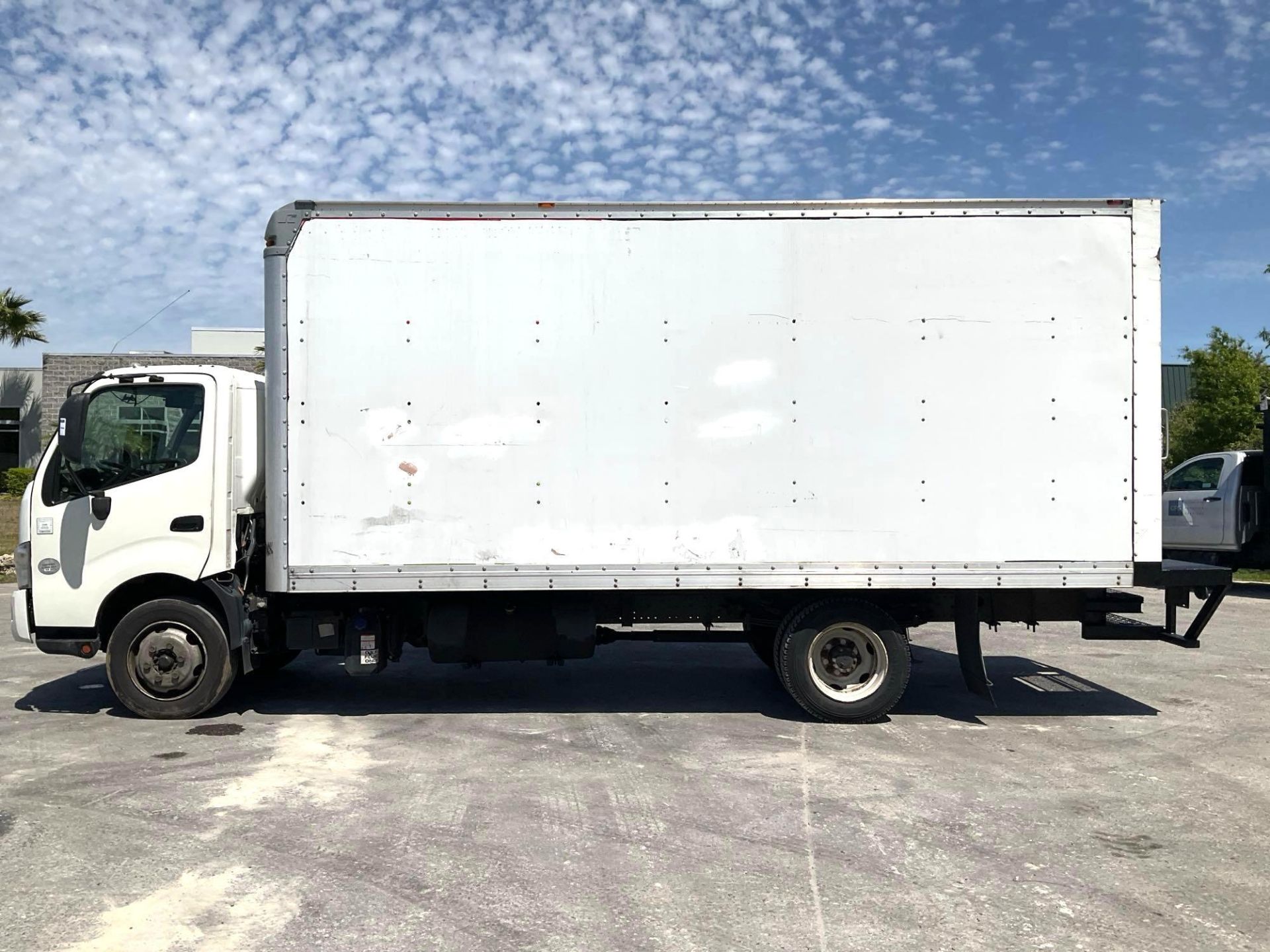 2017 HINO 740 BOX TRUCK , DIESEL , APPROX GVWR 17,950 LBS, BOX BODY APPROX 18FT, ETRACKS, BACK UP... - Image 3 of 29