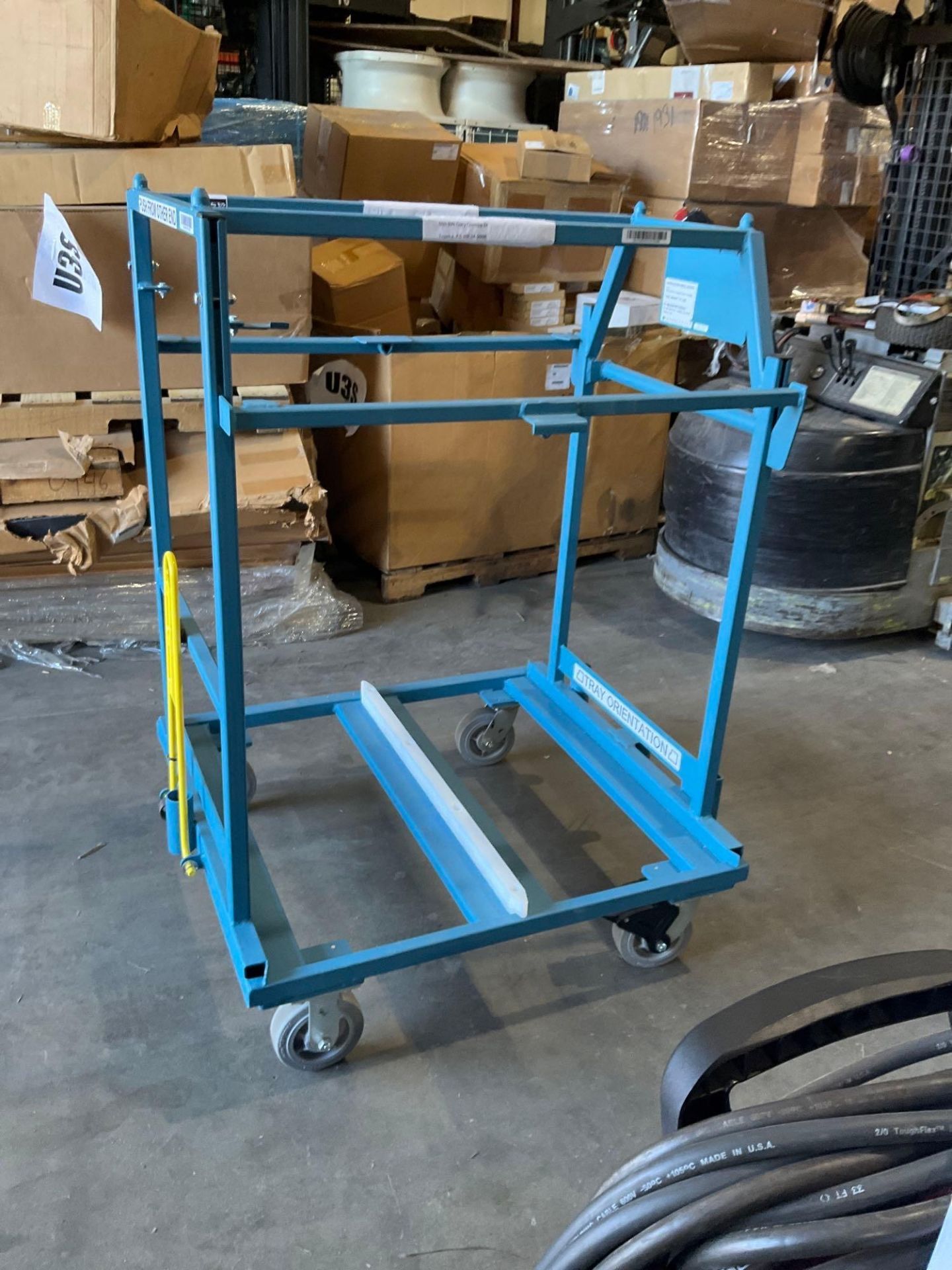 DOLLY CART ON WHEEL, APPROX 30€ W x 40€ L x 53€ H