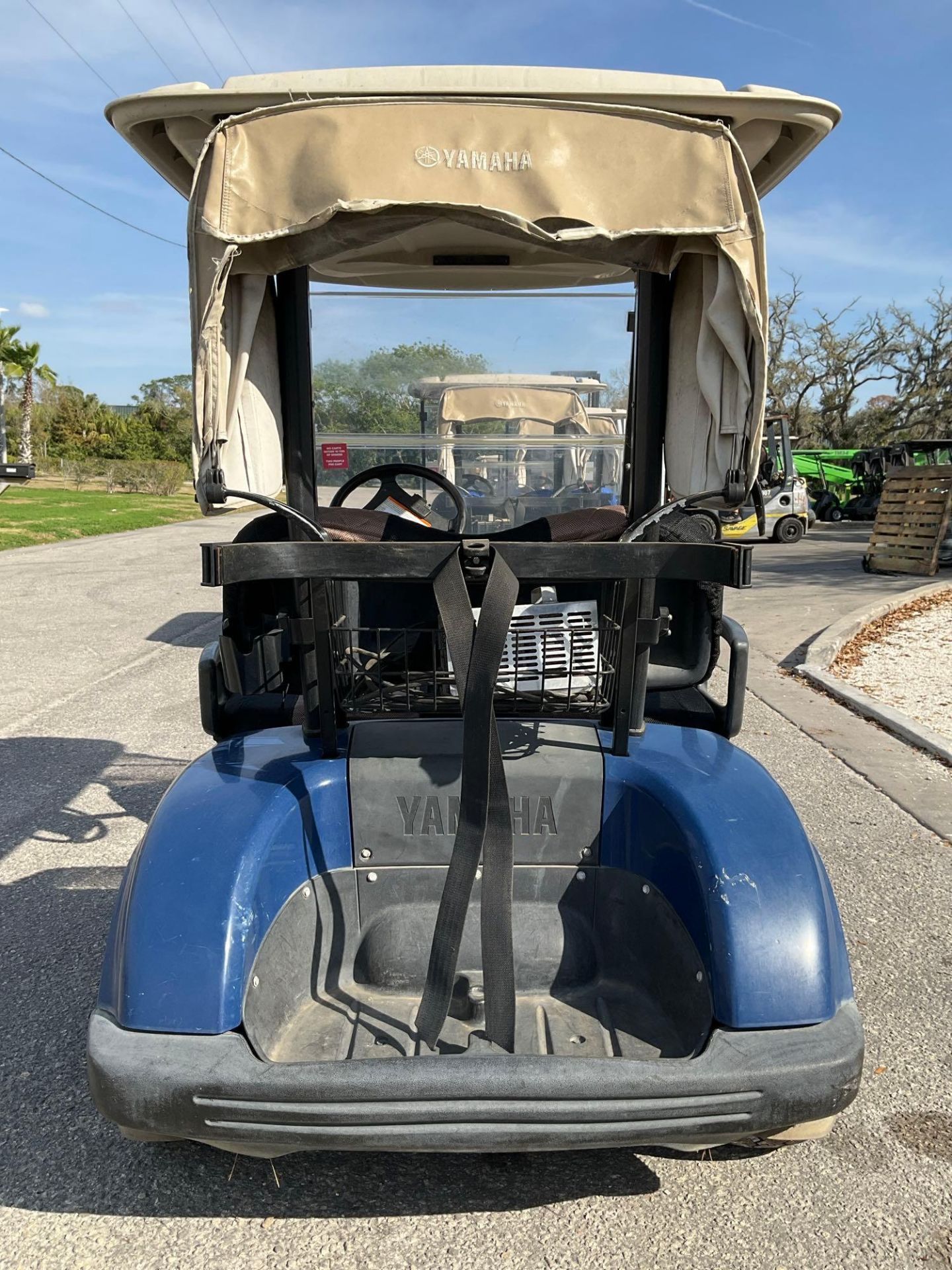 2015 YAMAHA GOLF CART MODEL YDREX5, ELECTRIC, 48VOLTS, BILL OF SALE ONLY , BATTERY CHARGER INCLUD... - Image 4 of 13