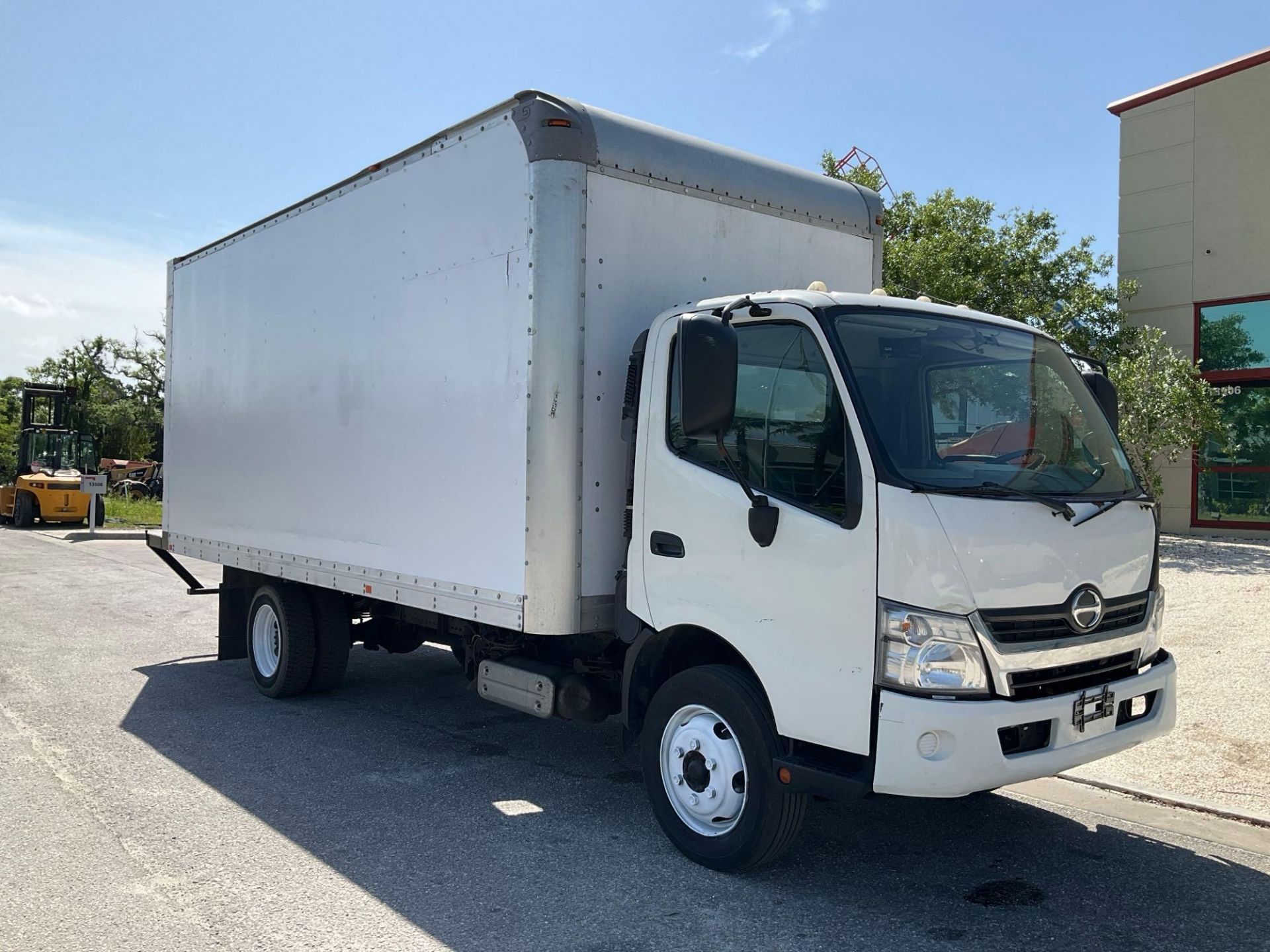 2017 HINO 740 BOX TRUCK, DIESEL , APPROX GVWR 17,950 LBS, BOX BODY APPROX 18FT, ETRACKS, BACK UP ... - Image 7 of 29