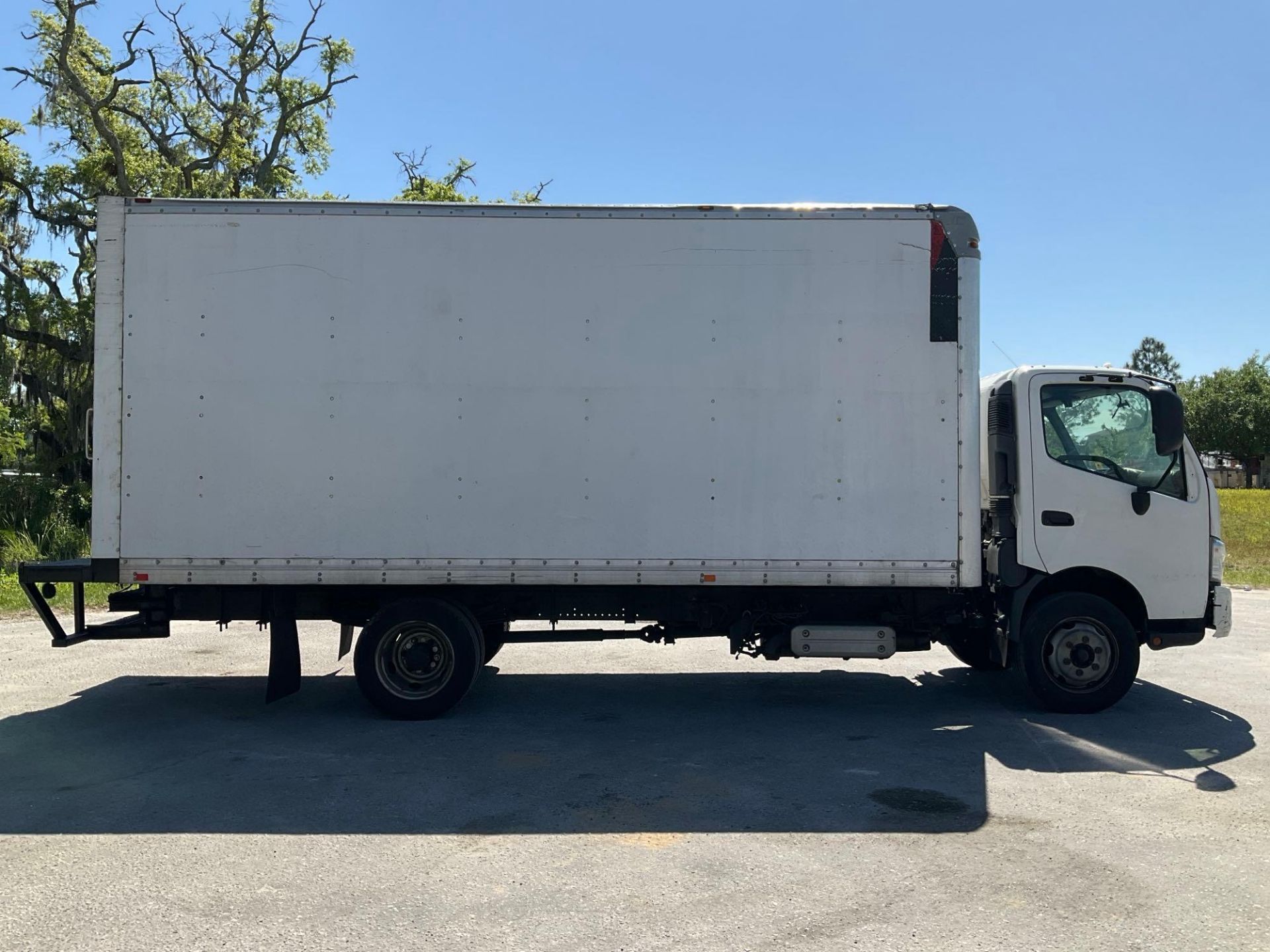 2017 HINO 740 BOX TRUCK, DIESEL , APPROX GVWR 17,950 LBS, BOX BODY APPROX 18FT, ETRACKS, BACK UP ... - Image 6 of 27