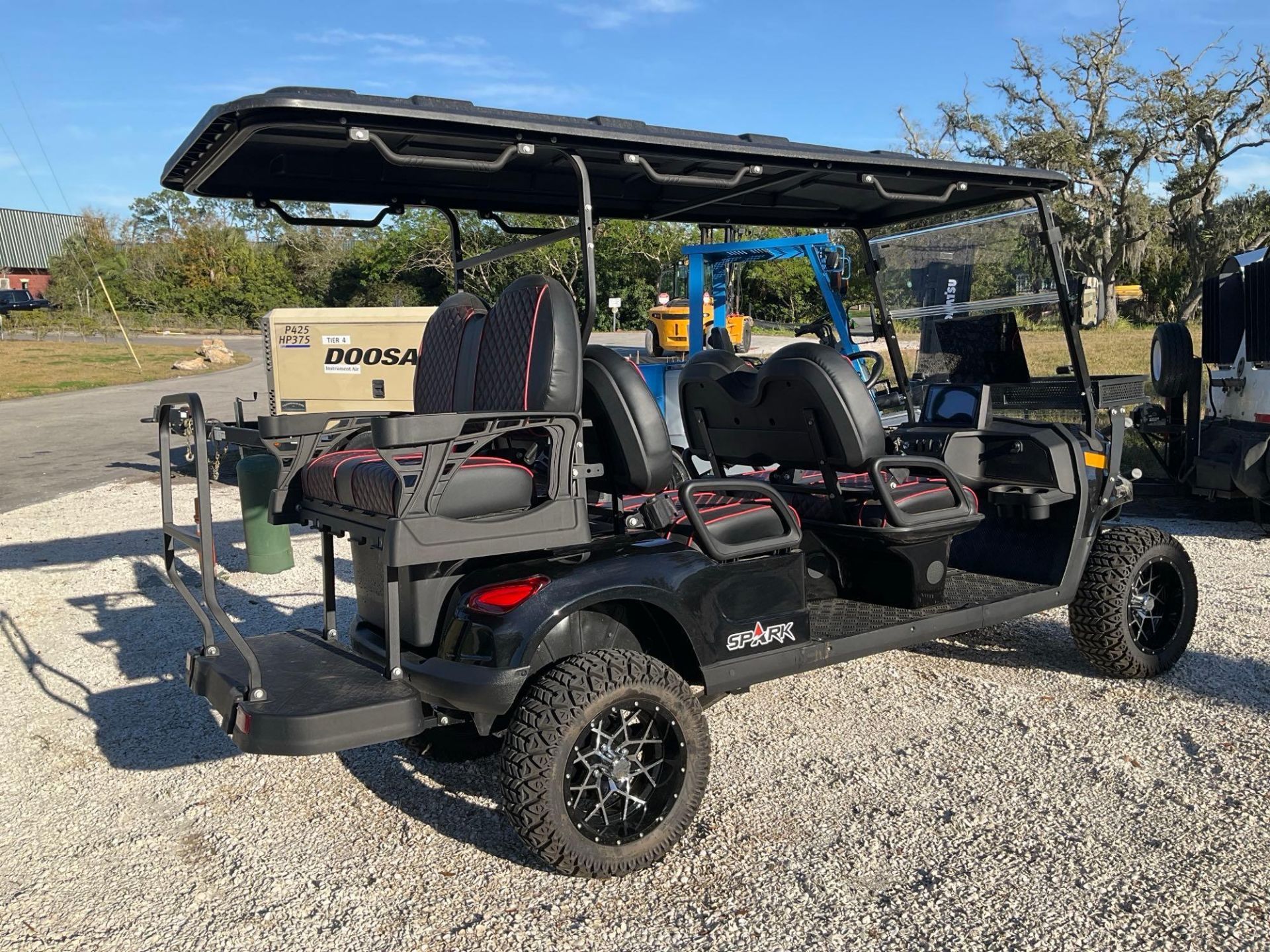 2023 SPARK 6 SEATER GOLF CART, ELECTRIC , 10" TOUCH SCREEN CONTROL CENTER W/ USB CHARGING POR - Image 5 of 19