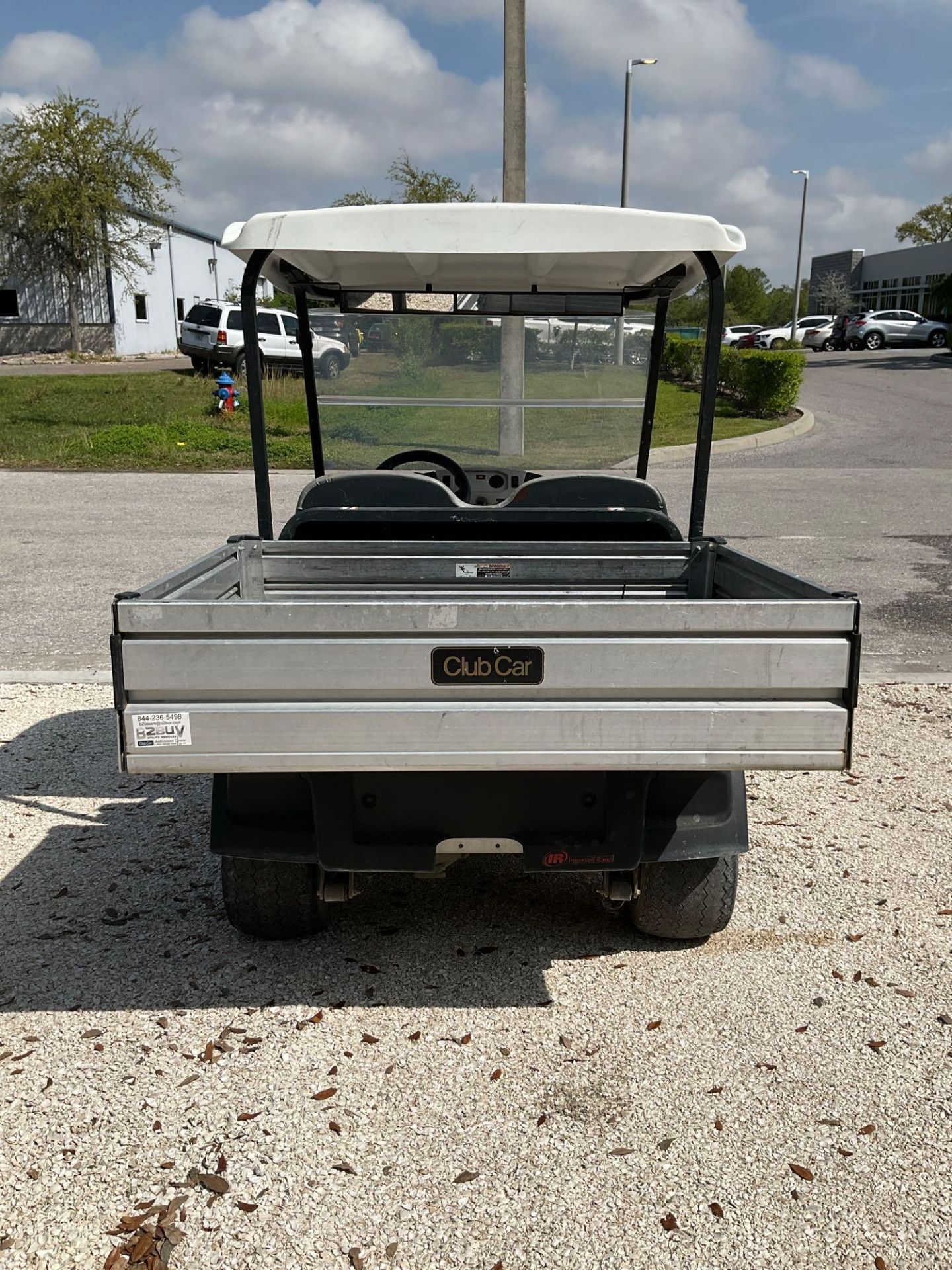 2018 CLUB CAR CARRYALL 300 ATV MODEL CA300 , ELECTRIC , MANUEL DUMP BED, BATTERY CHARGER INCLUDED... - Image 4 of 13