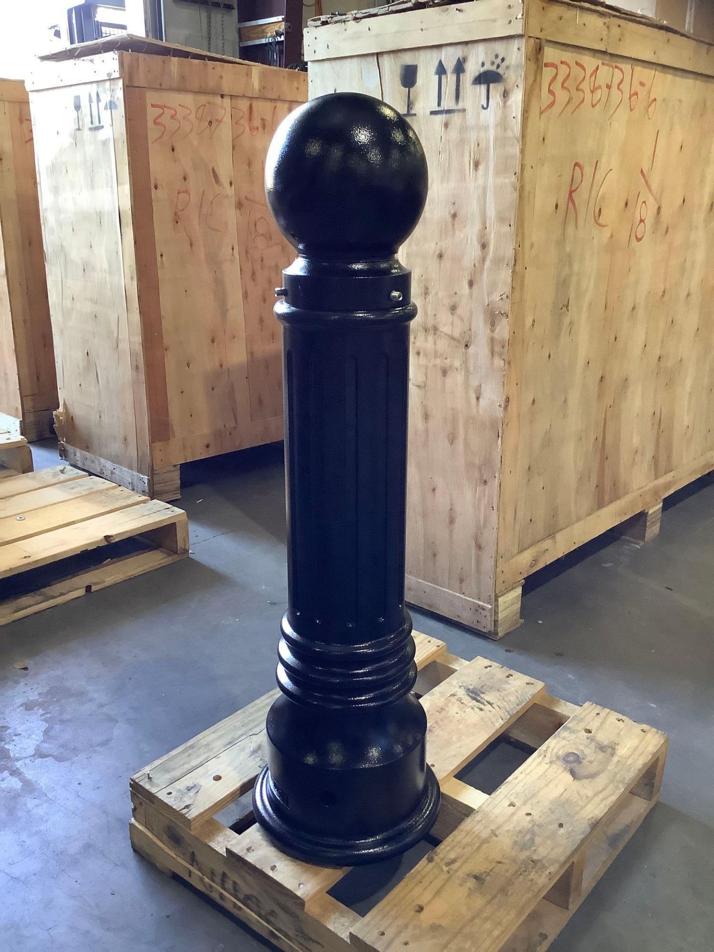 NEW/UNUSED RETRACTABLE HYDRAULIC SECURITY BOLLARDS SYSTEM QTY 3) BLACK RETRACTABLE BOLLARDS W/ PUMP - Image 21 of 38