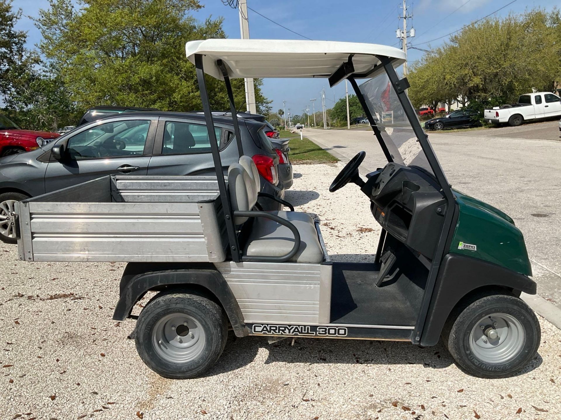 2018 CLUB CAR CARRYALL 300 ATV MODEL CA300 , ELECTRIC , MANUEL DUMP BED, BATTERY CHARGER INCLUDED... - Image 2 of 13