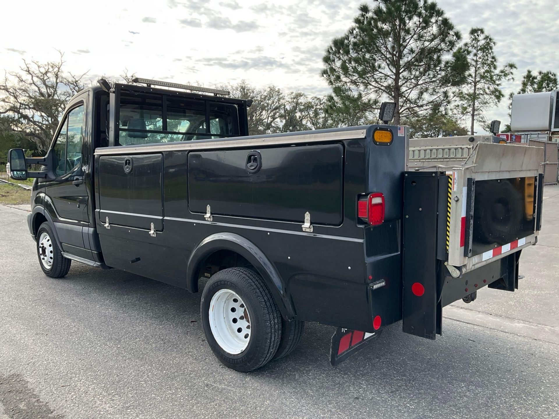 2017 FORD TRANSIT T-350 HD DRW UTILITY TRUCK , GAS POWERED AUTOMATIC, APPROX GVWR 9950LBS, STELLA... - Image 3 of 41