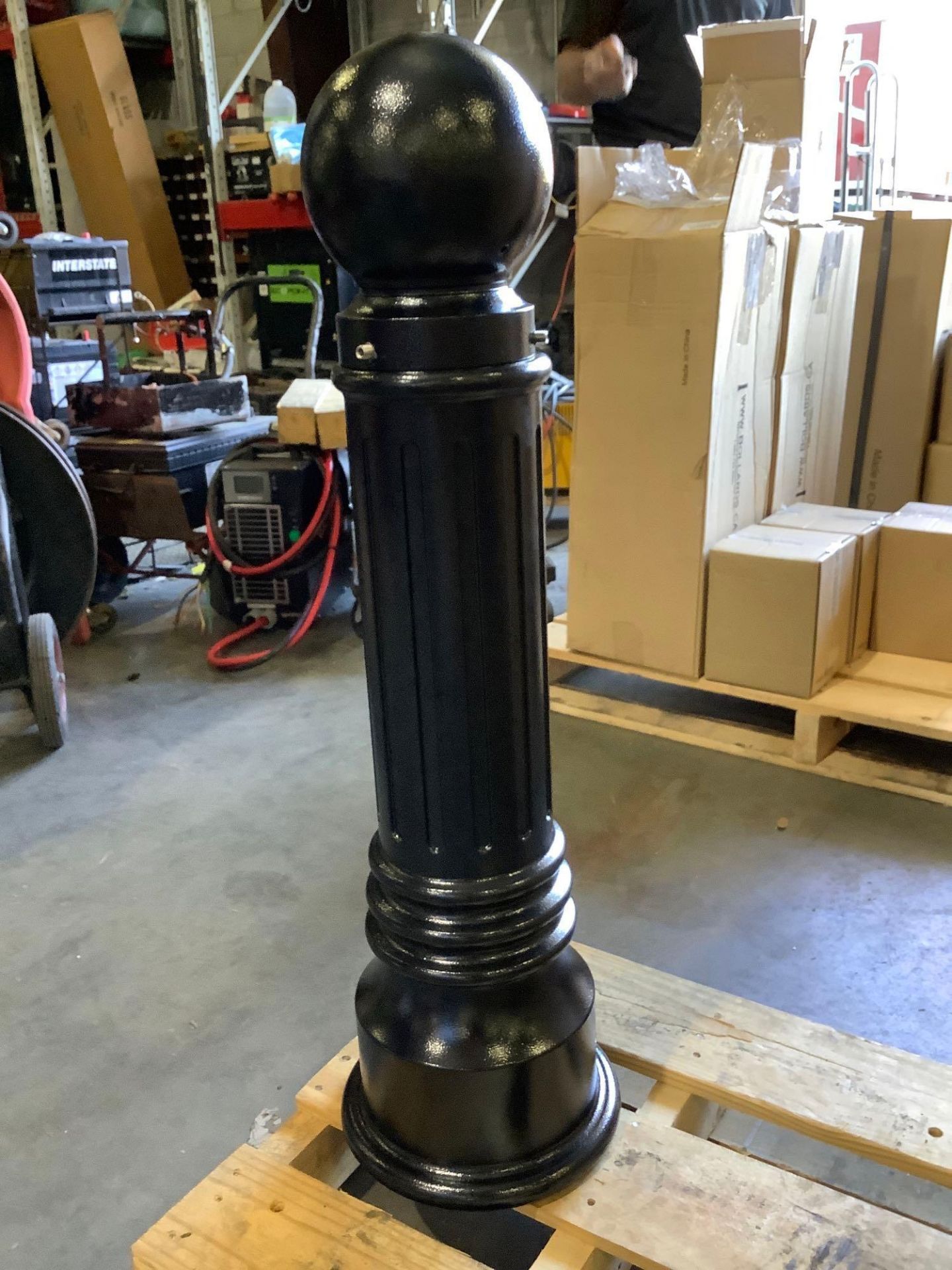 NEW/UNUSED RETRACTABLE HYDRAULIC SECURITY BOLLARDS SYSTEM QTY 3) BLACK RETRACTABLE BOLLARDS W/ PUMP - Image 2 of 38