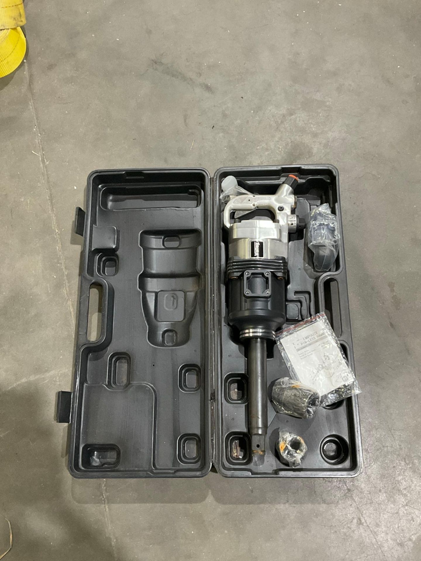 UNUSED VALLEY 1 " IMPACT WRENCH  IN CARRYING CASE