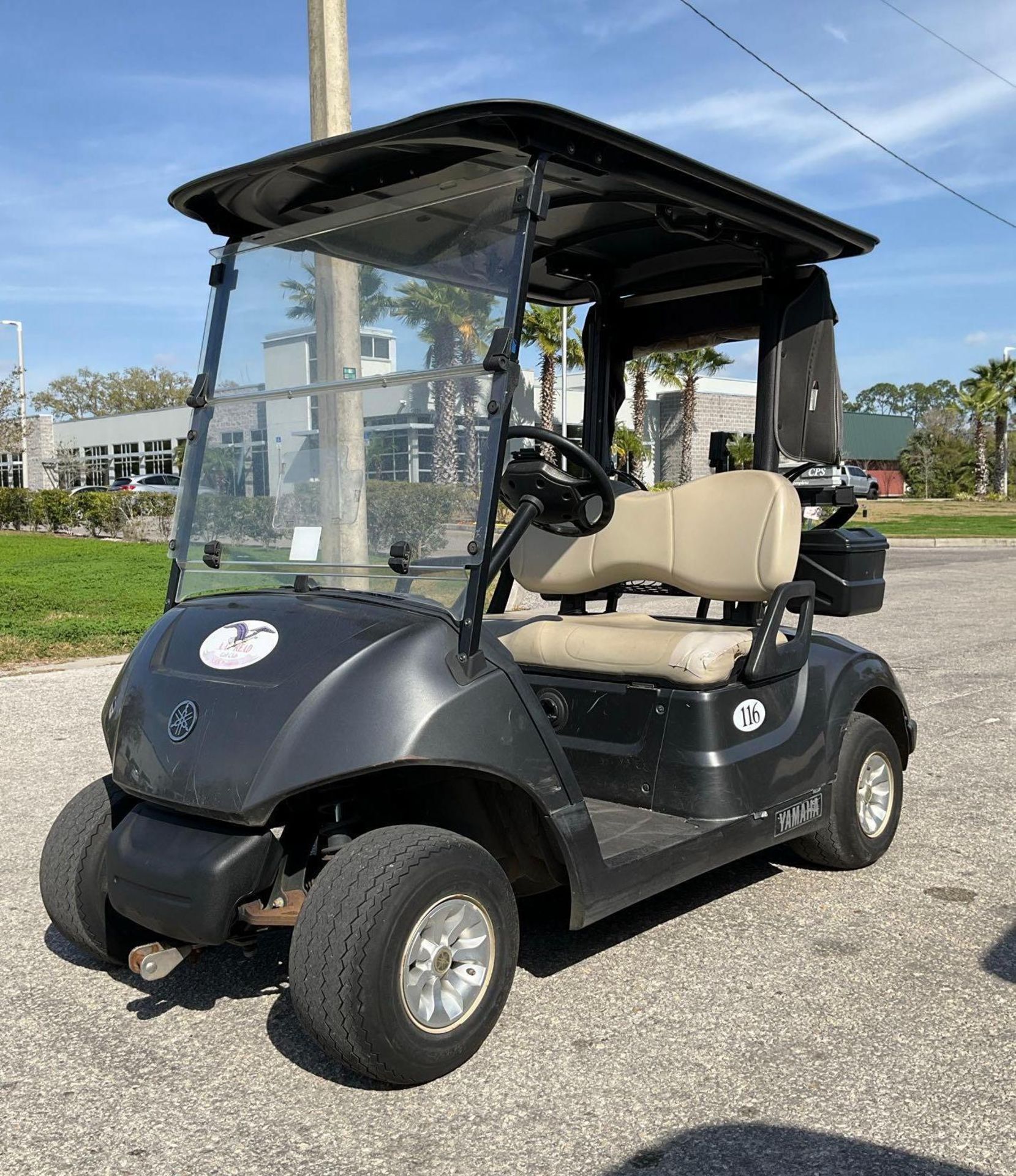 2019 YAMAHA GOLF CART MODEL DR2E19, ELECTRIC, 48VOLTS, BILL OF SALE ONLY , BATTERY CHARGER INCLUD... - Image 2 of 13