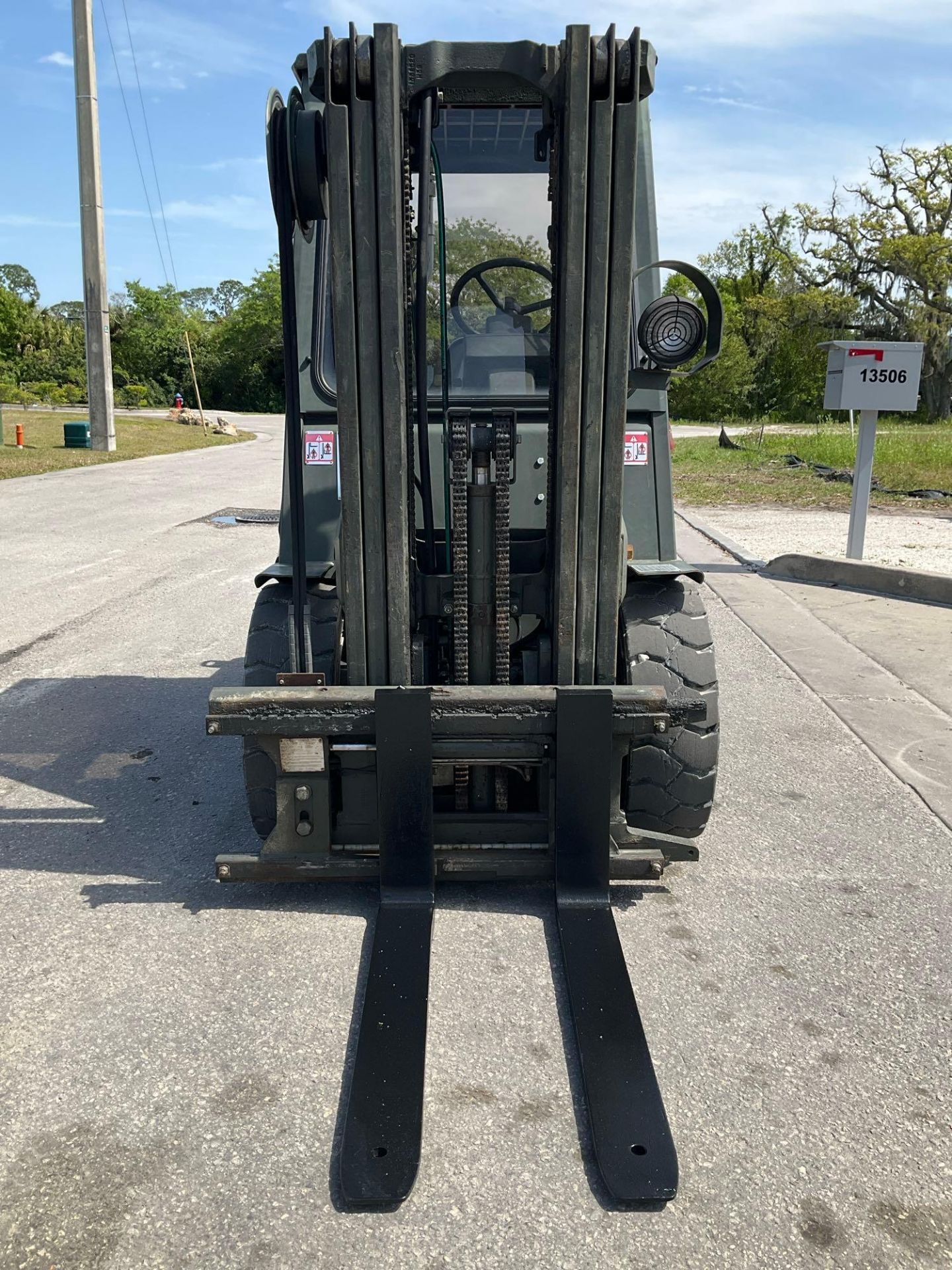 HYSTER FORKLIFT MODEL H40XM, DIESEL, ENCLOSED CAB, APPROX MAX CAPACITY 4,000 LBS, APPROX MAX HE - Image 8 of 13