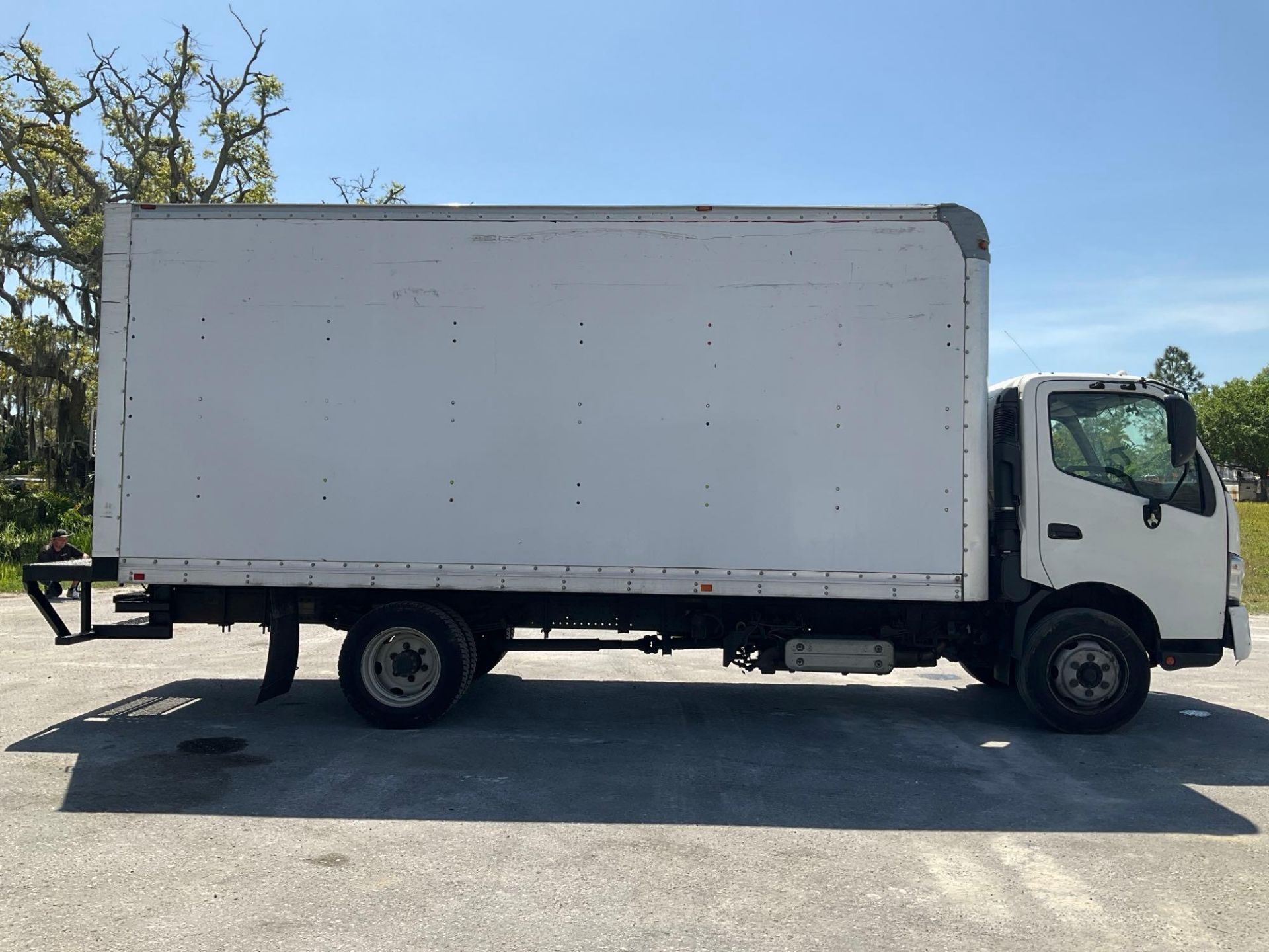 2017 HINO 740 BOX TRUCK , DIESEL , APPROX GVWR 17,950 LBS, BOX BODY APPROX 18FT, ETRACKS, BACK UP... - Image 7 of 29