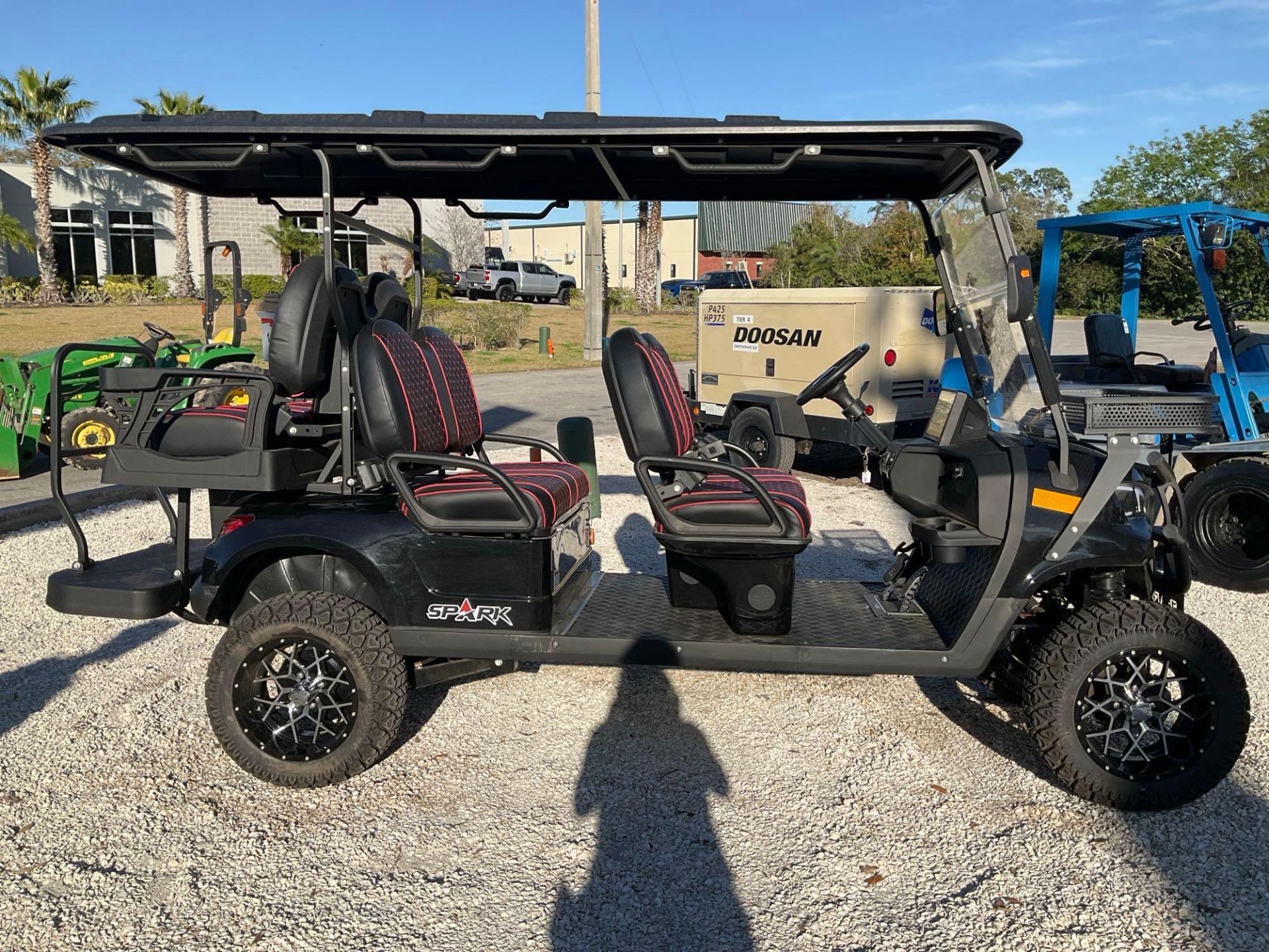 2023 SPARK 6 SEATER GOLF CART, ELECTRIC , 10" TOUCH SCREEN CONTROL CENTER W/ USB CHARGING POR - Image 4 of 19