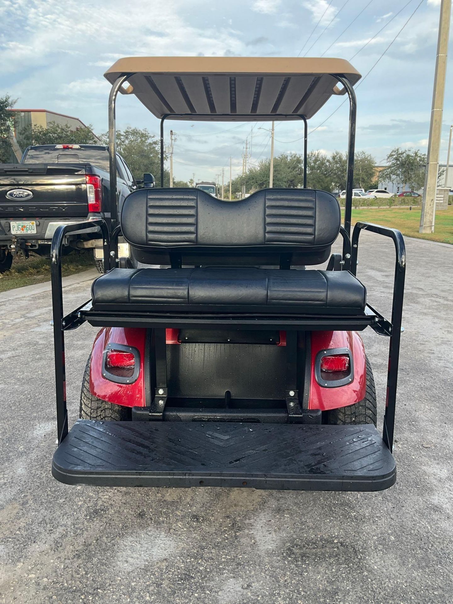 EZ-GO GOLF CART , ELECTRIC, BACK SEAT FOLD DOWN TO FLAT BED, BATTERY CHARGER INCLUDED, BILL OF SALE - Image 4 of 13