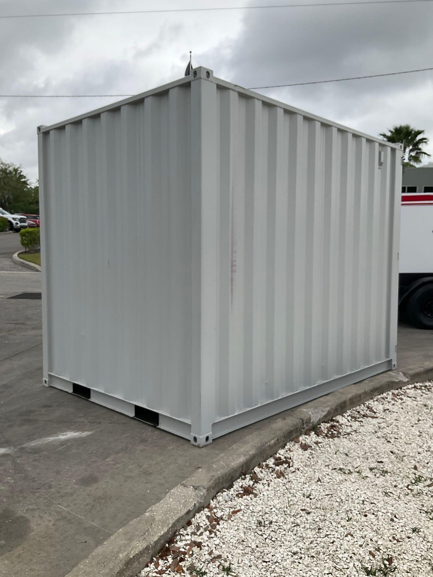10' OFFICE / STORAGE CONTAINER, FORK POCKETS WITH SIDE DOOR ENTRANCE & SIDE WINDOW, APPROX 88€ W x - Image 3 of 9