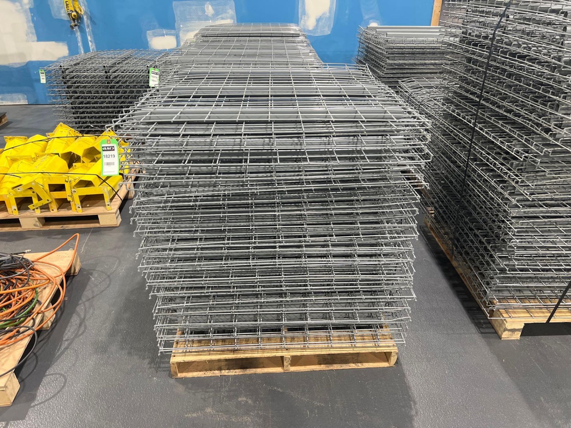 PALLET OF APPROX. 42 WIRE GRATES FOR PALLET RACKING, APPROX. DIMENSIONS 43" X 45" - Image 2 of 4