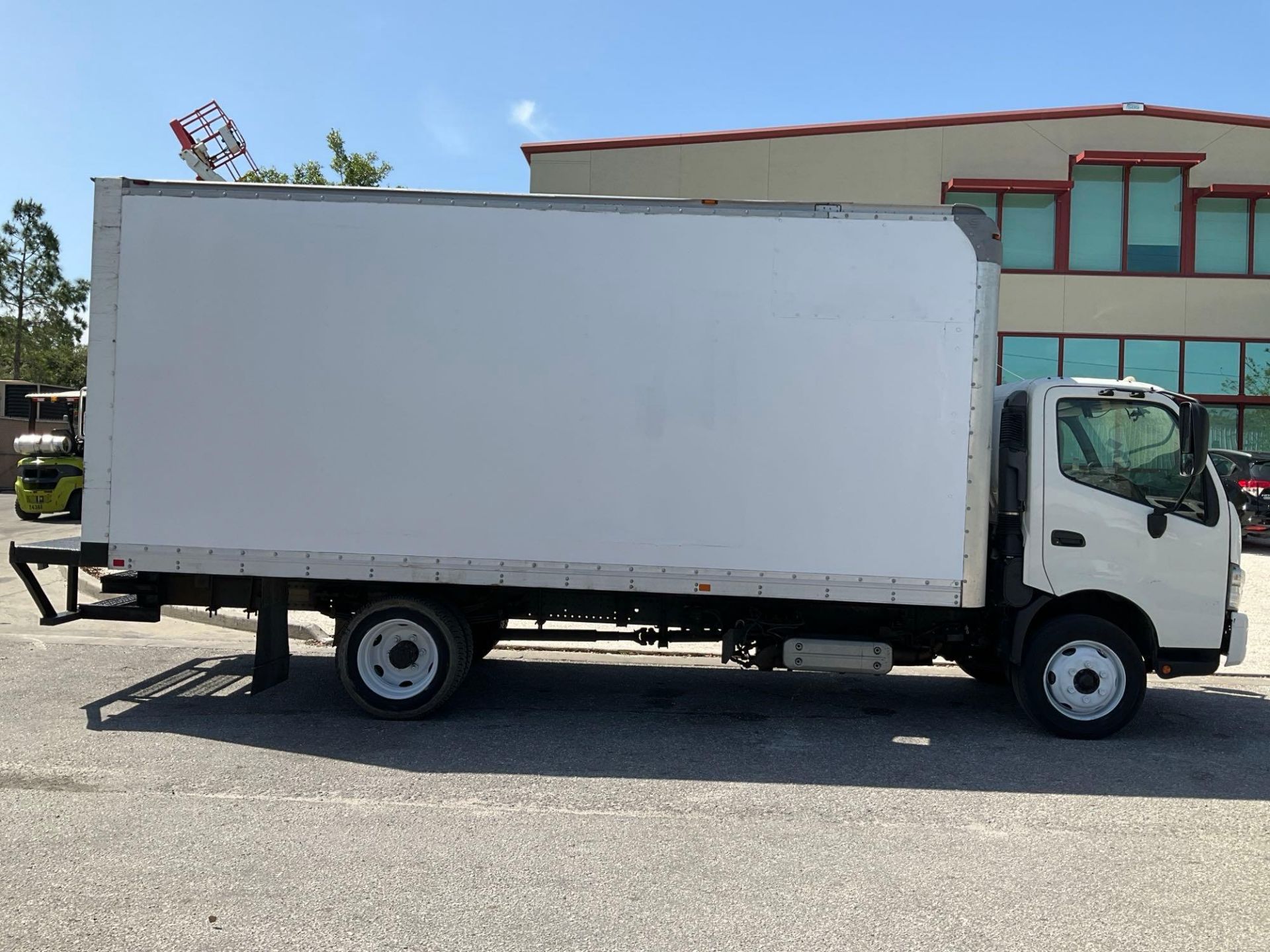 2017 HINO 740 BOX TRUCK, DIESEL , APPROX GVWR 17,950 LBS, BOX BODY APPROX 18FT, ETRACKS, BACK UP ... - Image 6 of 29