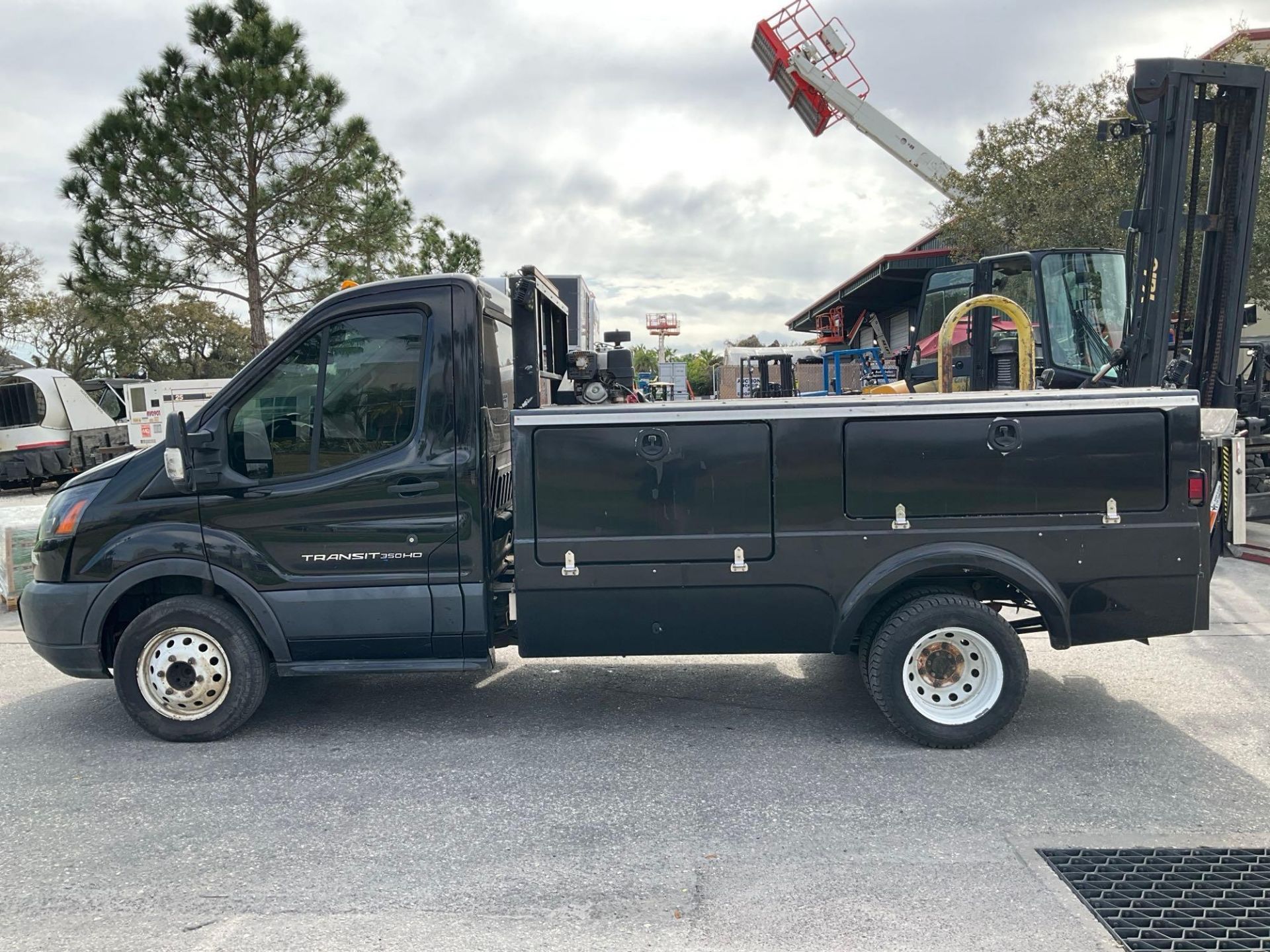 2017 FORD TRANSIT T-350 HD DRW UTILITY TRUCK , GAS POWERED AUTOMATIC, APPROX GVWR 9950LBS, STELLA... - Image 15 of 35