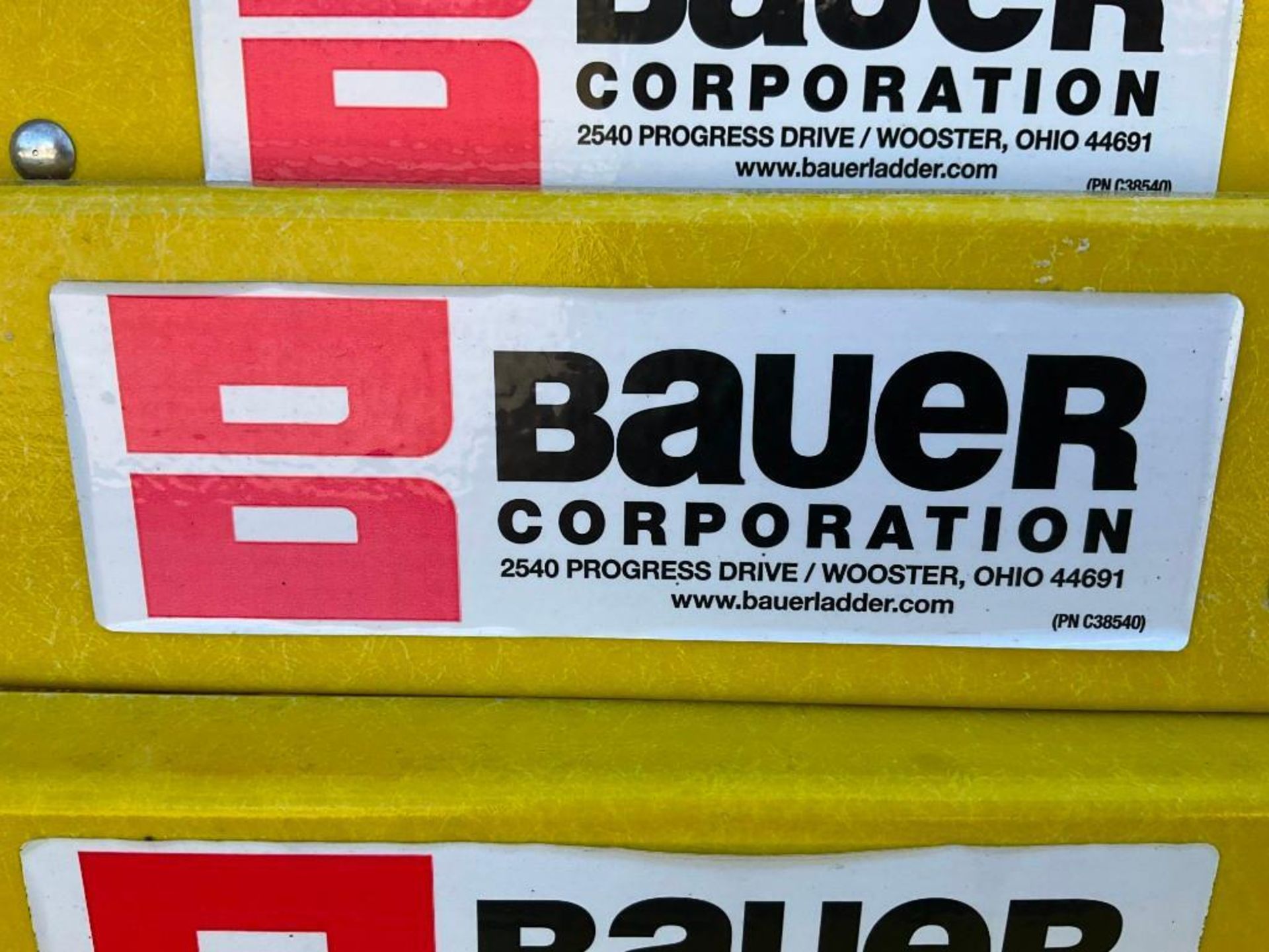 ( 2 ) BAUER EXTRA HEAVY DUTY LADDERS TYPE IAA , APPROX LADDERS SIZE 24FT ( PLEASE NOTE STOCK PHOTOS - Bild 3 aus 4