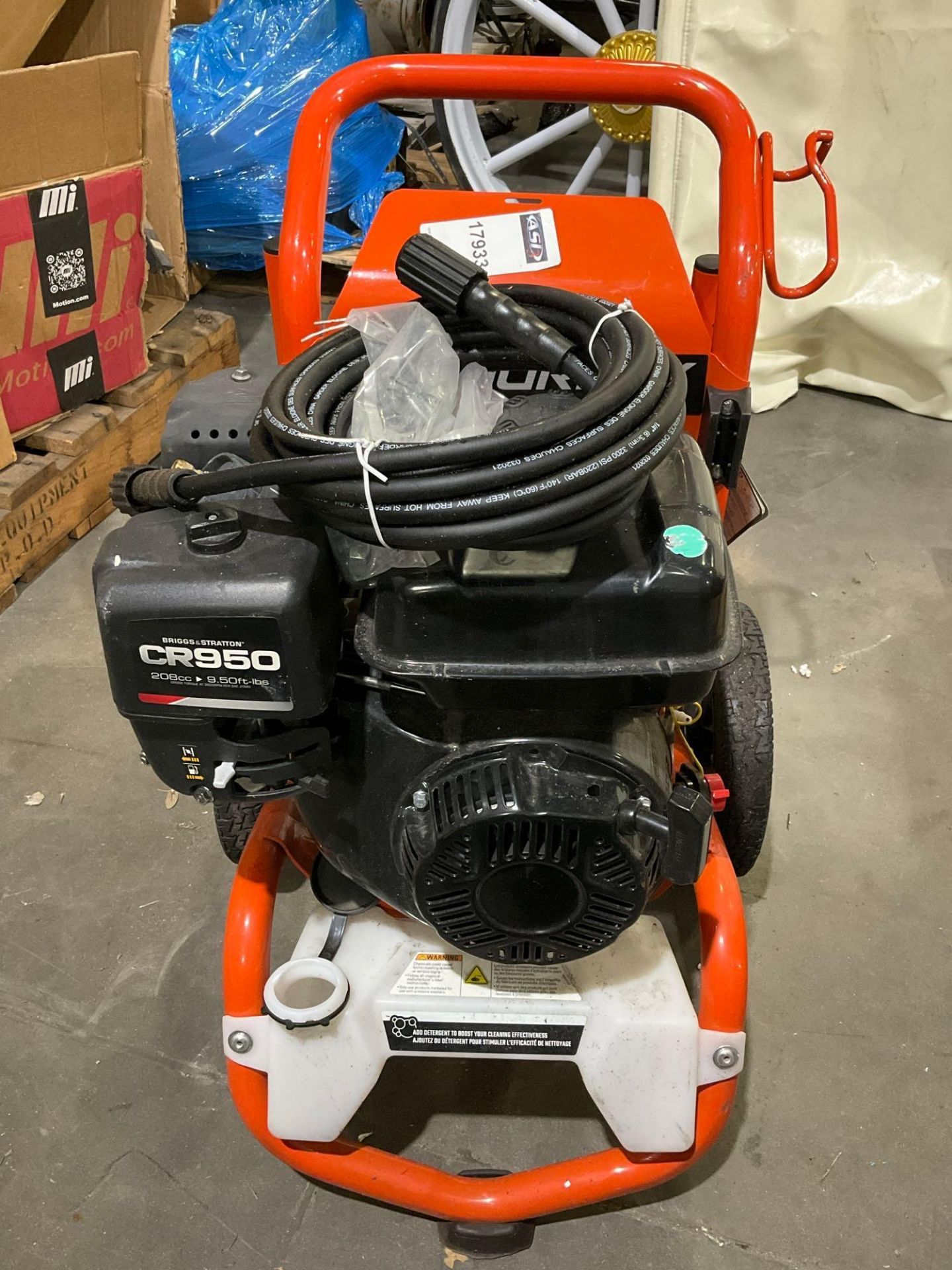 UNUSED MURRAY GAS PRESSURE WASHER, APPROX MAX 3200PSI, APPROX MAX 2.5 GPM