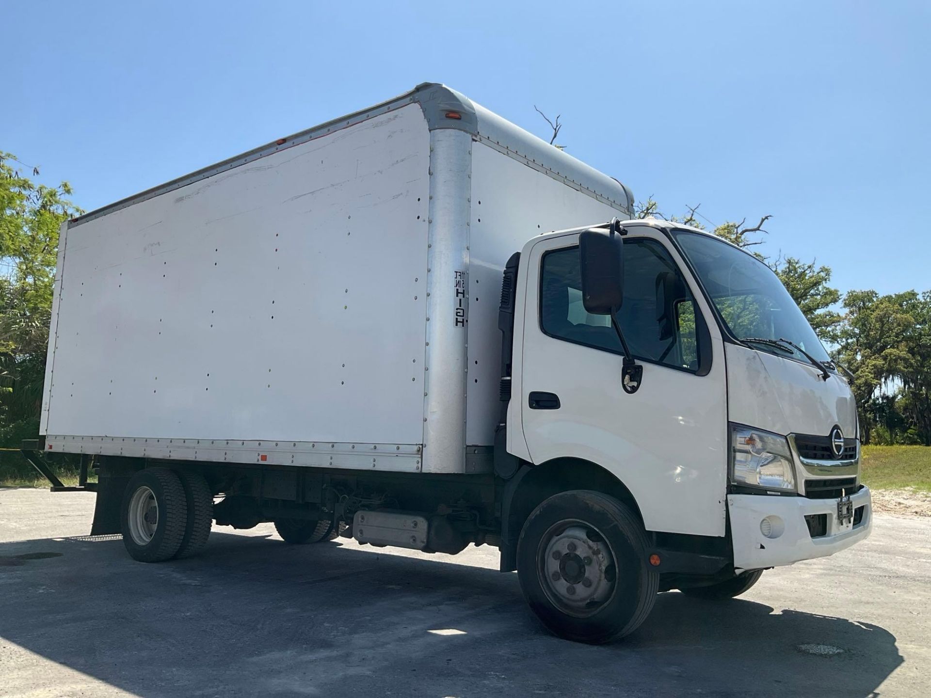 2017 HINO 740 BOX TRUCK , DIESEL , APPROX GVWR 17,950 LBS, BOX BODY APPROX 18FT, ETRACKS, BACK UP... - Image 8 of 29