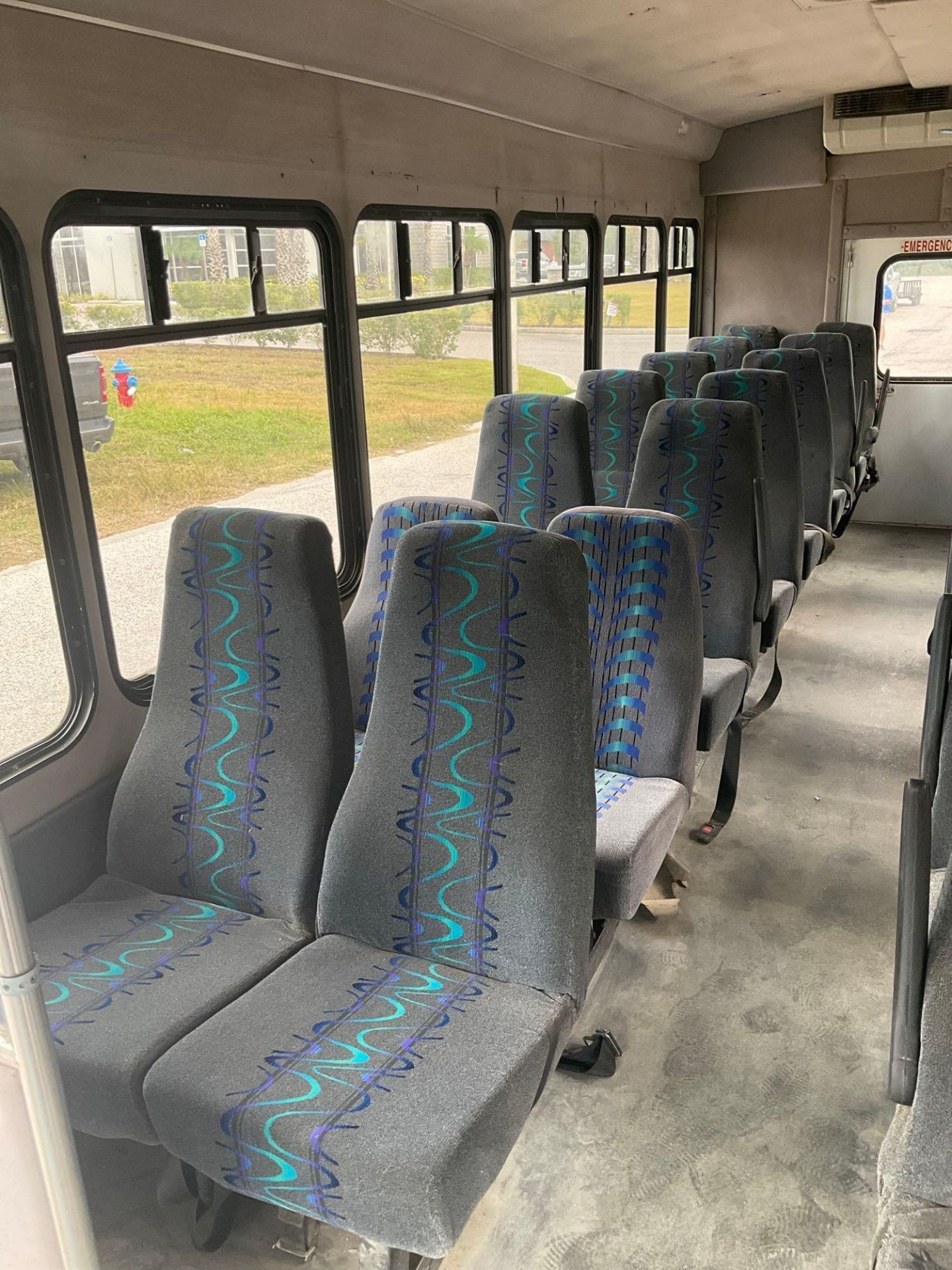 2018 FORD ECONOLINE 450 SHUTTLE BUS, GAS AUTOMATIC, 28 PASSENGER SEATING, APPROX 14500 GVWR, - Image 22 of 31
