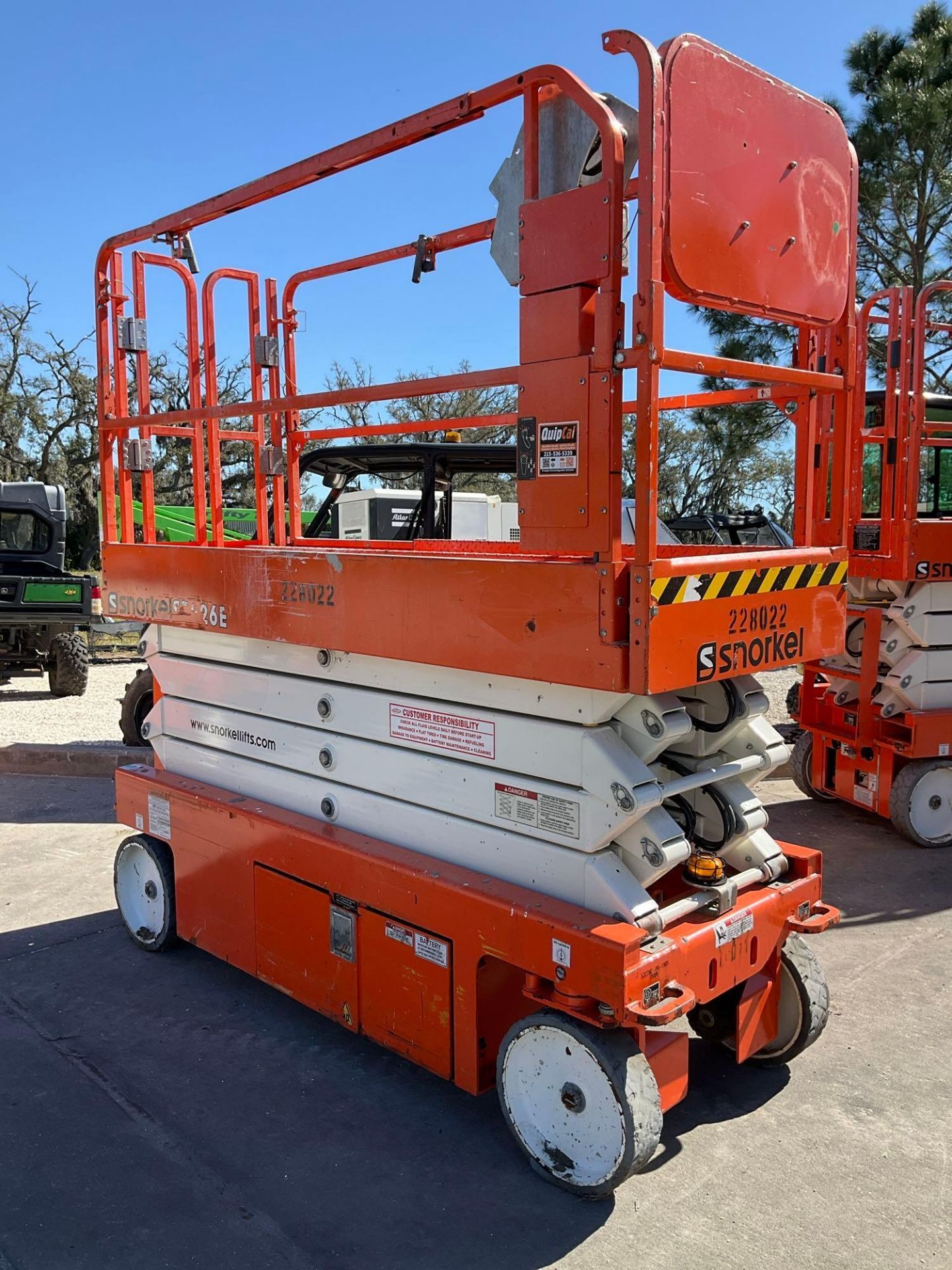 2019 SNORKEL SCISSOR LIFT MODEL S3226E - Image 5 of 11