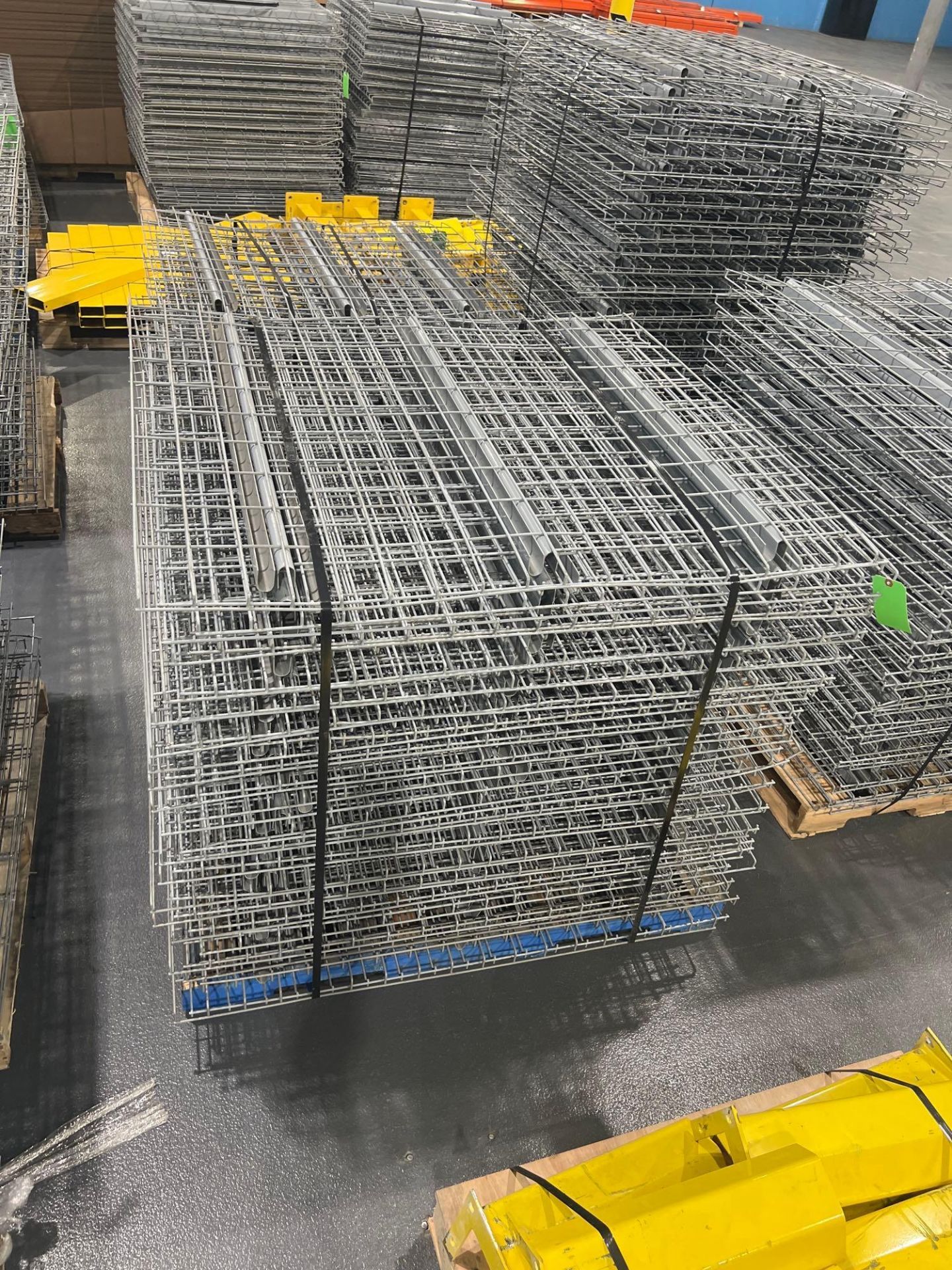 PALLET OF APPROX. 39 WIRE GRATES FOR PALLET RACKING, APPROX. DIMENSIONS 43" X 45" - Image 5 of 5