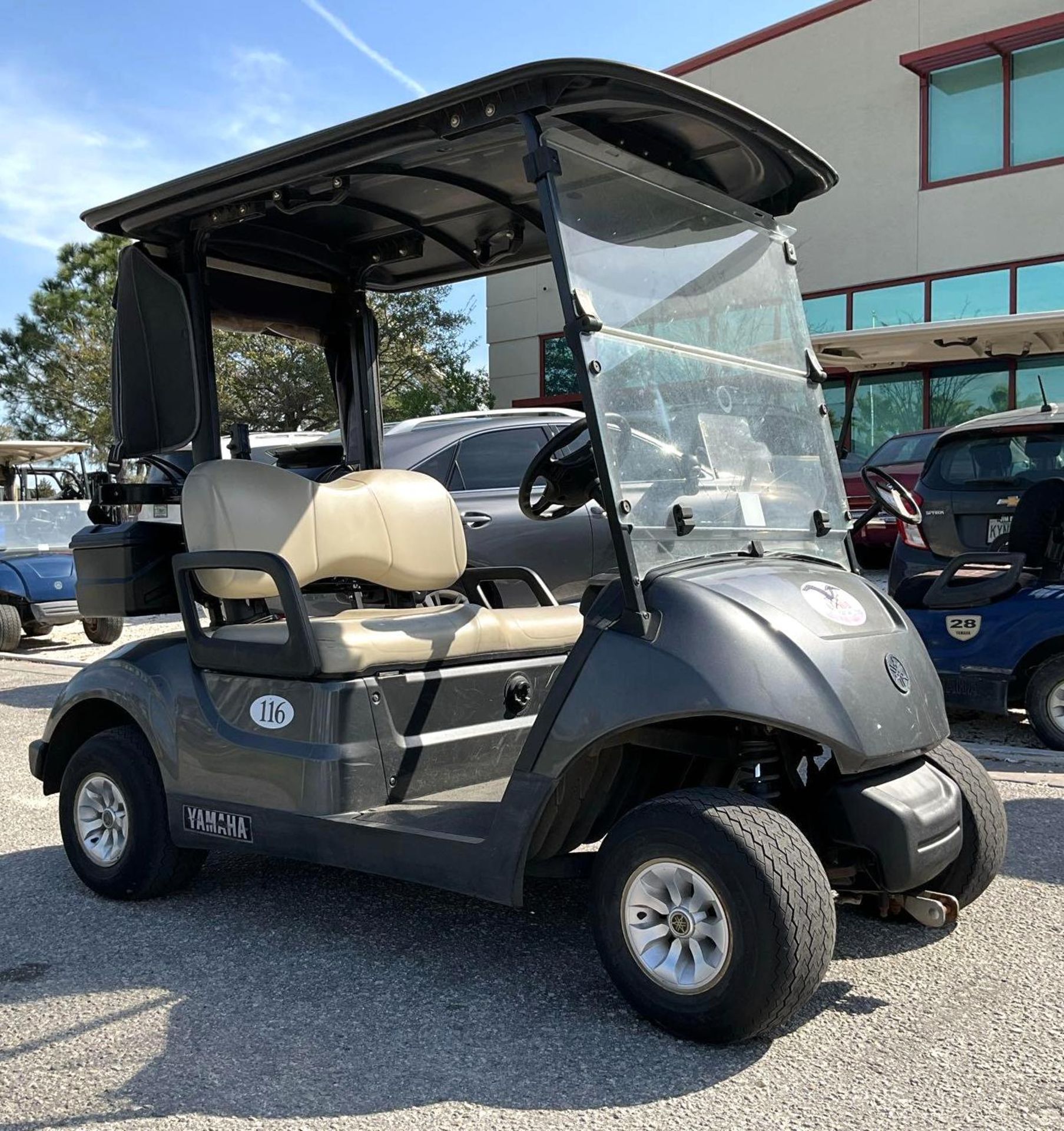 2019 YAMAHA GOLF CART MODEL DR2E19, ELECTRIC, 48VOLTS, BILL OF SALE ONLY , BATTERY CHARGER INCLUD... - Image 7 of 13