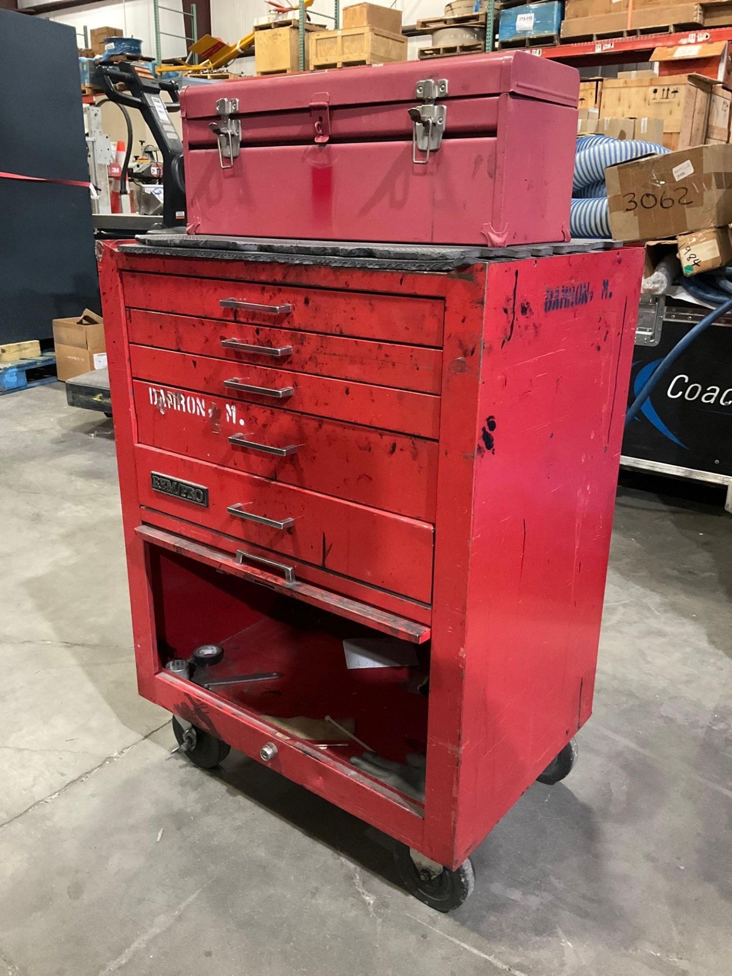 REM/PRO INDUSTRIAL PARTS CABINET / TOOL BOX ON WHEELS WITH CONTENTS , APPROX 30€ W x 18€ L x 37€