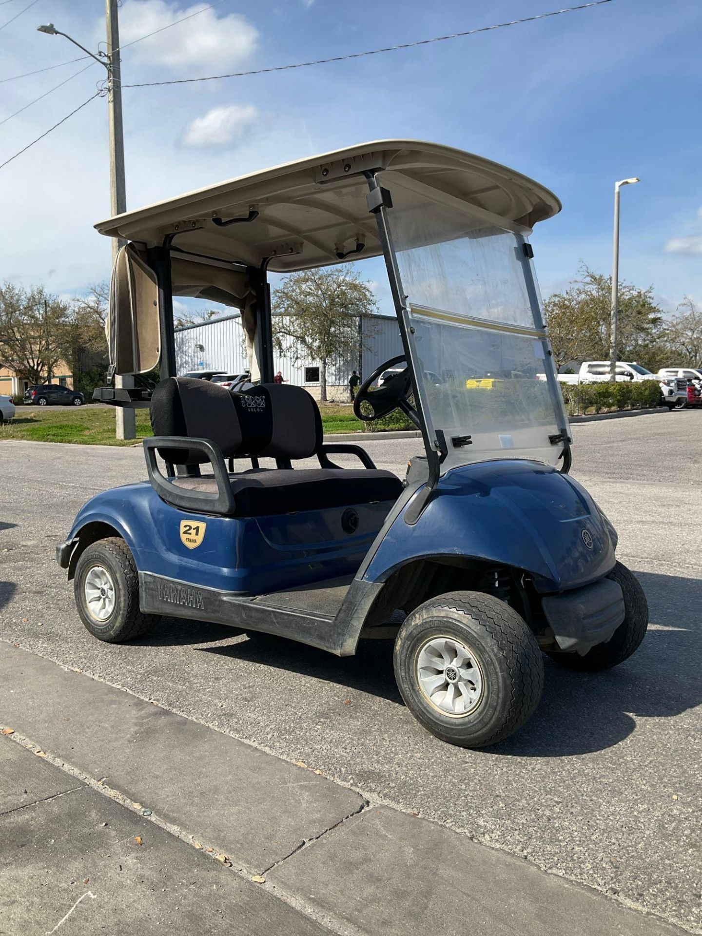 2015 YAMAHA GOLF CART MODEL YDREX5, ELECTRIC, 48VOLTS, BILL OF SALE ONLY , BATTERY CHARGER INCLUD...