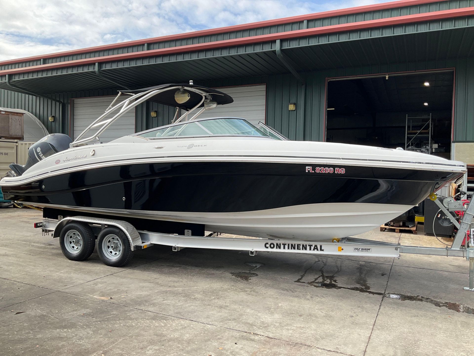 2014 HURRICANE SUNDECK 2699 BOAT WITH 2023 CONTINENTAL TRAILER & 2014 YAMAHA - Image 2 of 47