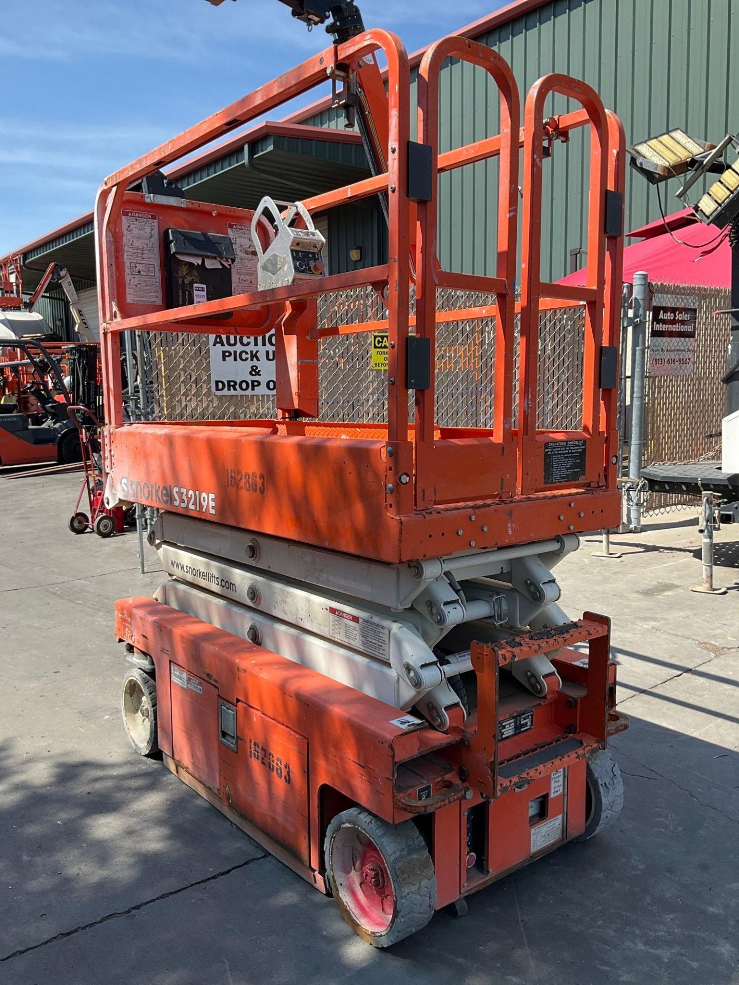 2015 SNORKEL SCISSOR LIFT MODEL S3219E ANSI , ELECTRIC, APPROX MAX PLATFORM HEIGHT 19FT, NON MARK... - Image 7 of 12