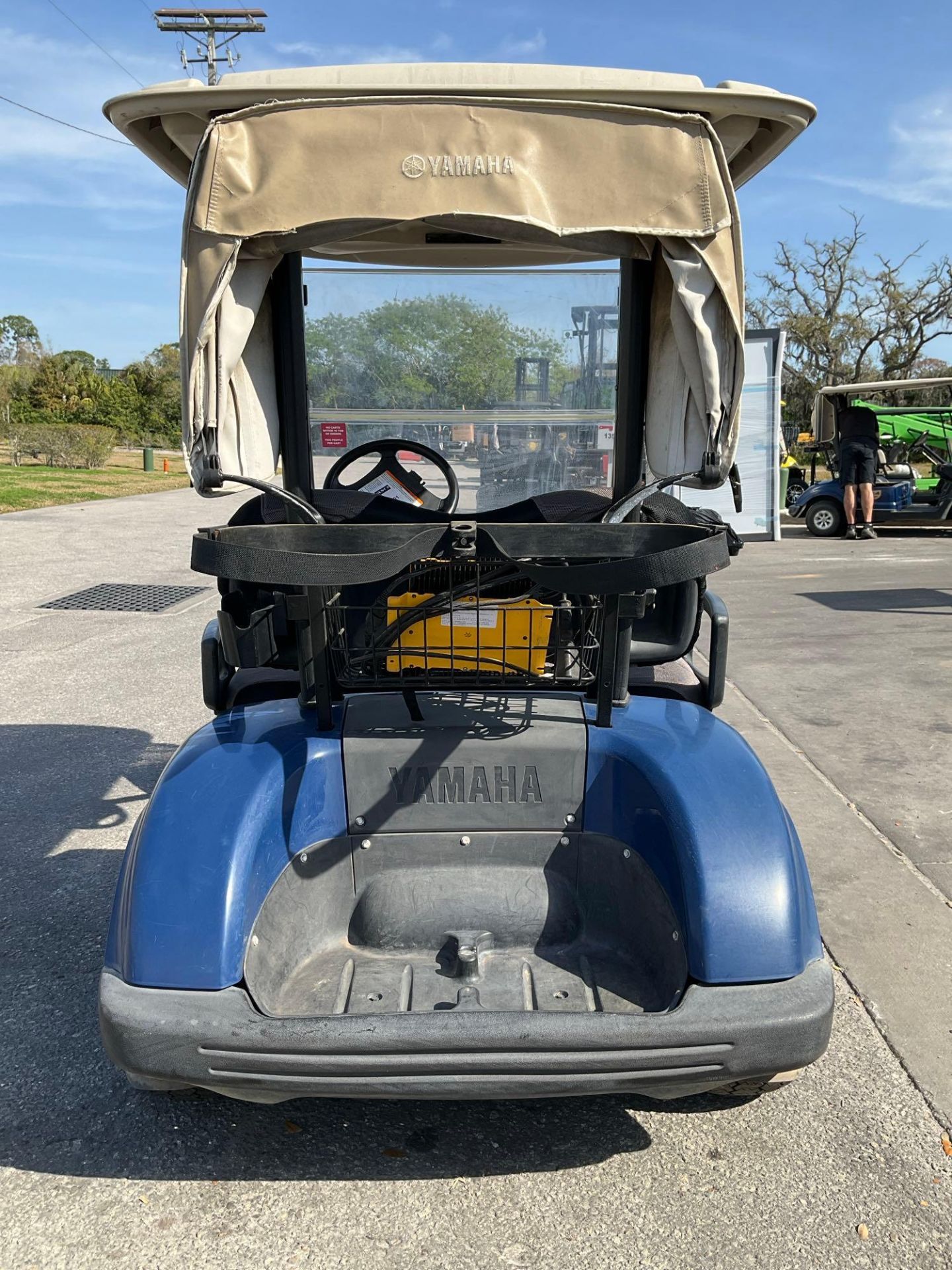 2015 YAMAHA GOLF CART MODEL YDREX5, ELECTRIC, 48VOLTS, BILL OF SALE ONLY , BATTERY CHARGER INCLUD... - Image 4 of 12