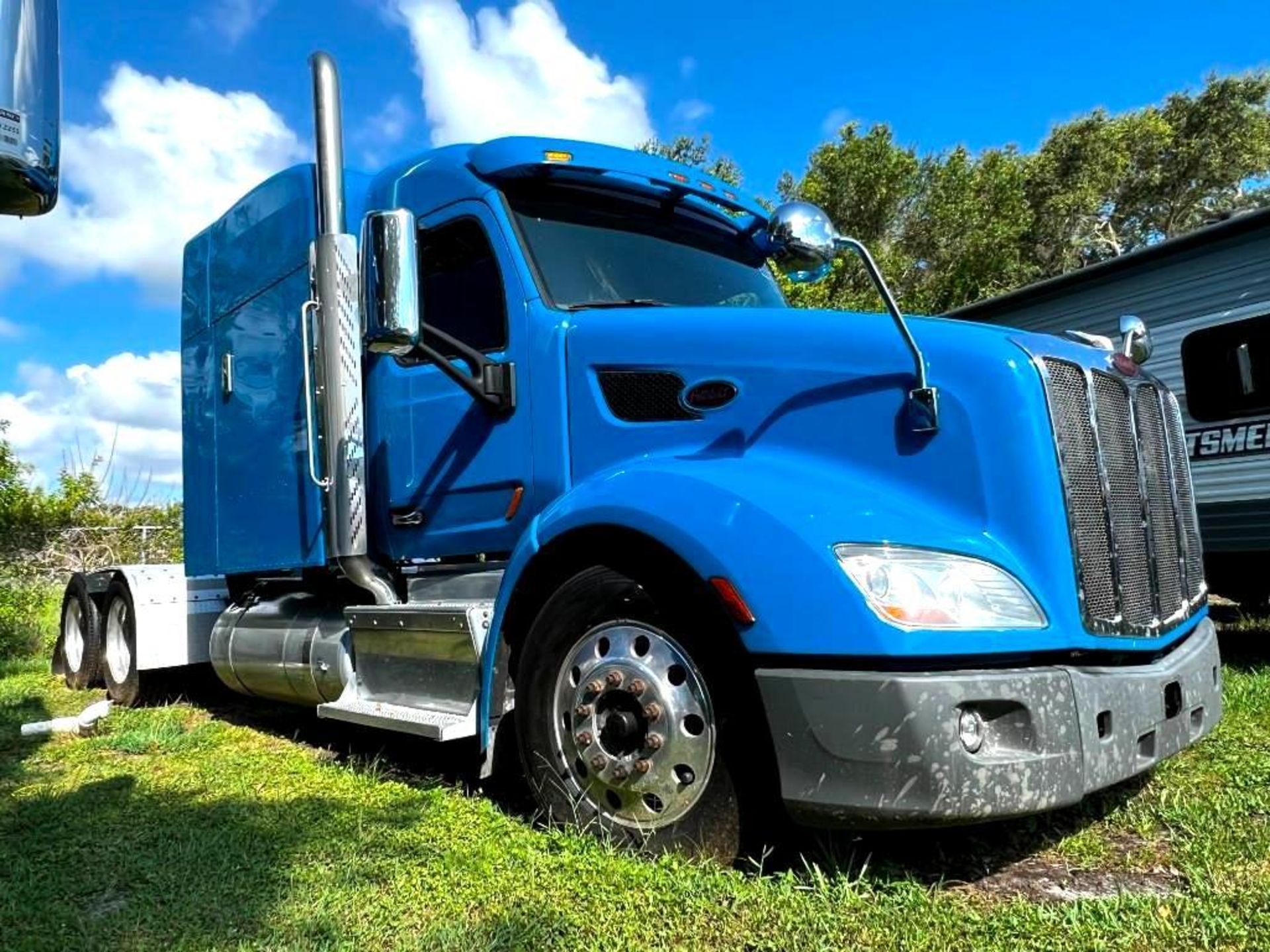 2014 PETERBILT 579 SEMI TRUCK W/SLEEPER CAB, PACCAR DIESEL ENGINE, 455 HP, AUTOMATIC TRANSMISSION - Image 5 of 34
