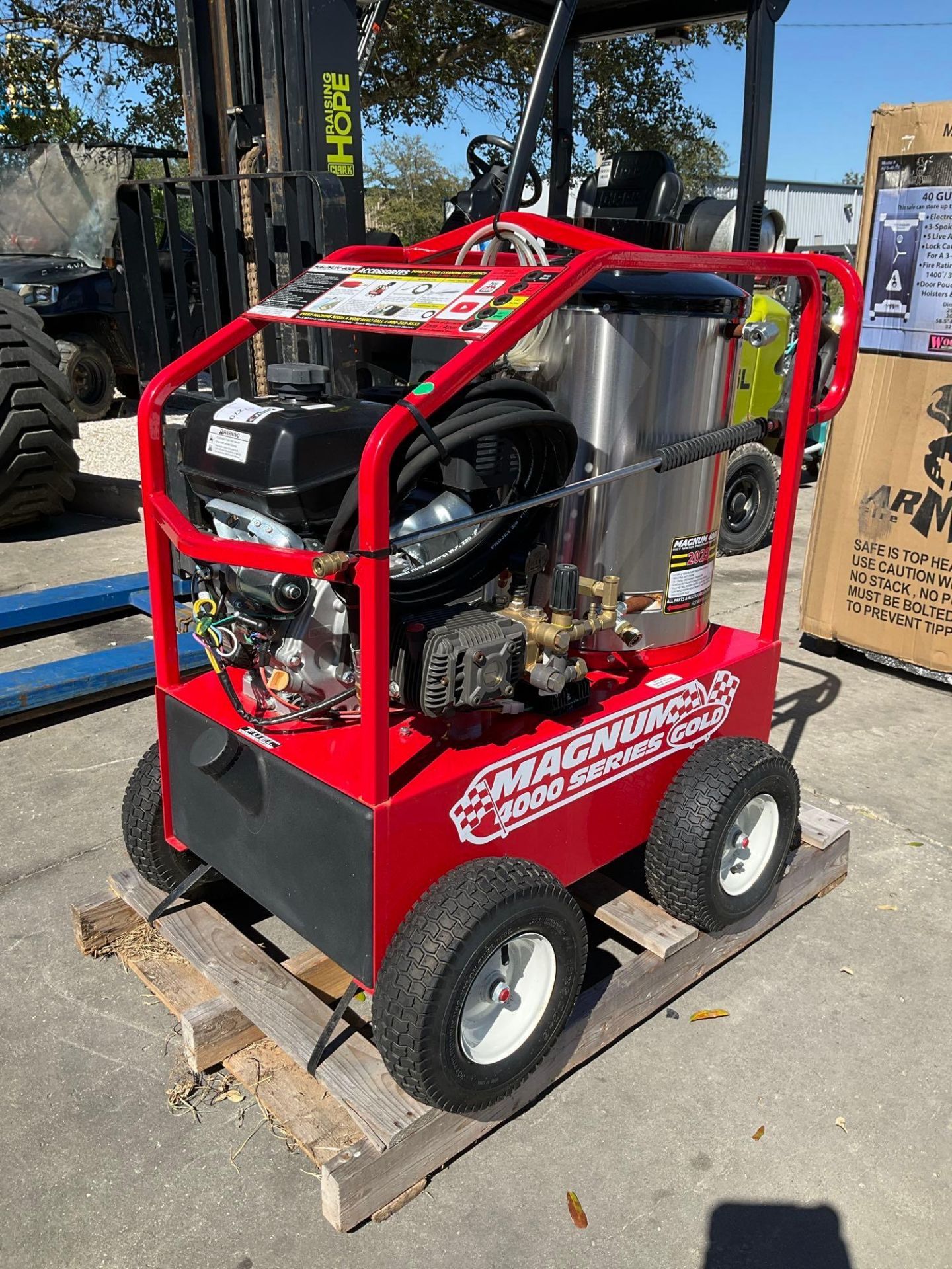 UNUSED 2023 MAGNUM 4000 SERIES GOLD HOT WATER PRESSURE WASHER,DIESEL GAS POWER, ELECTRIC START, A...