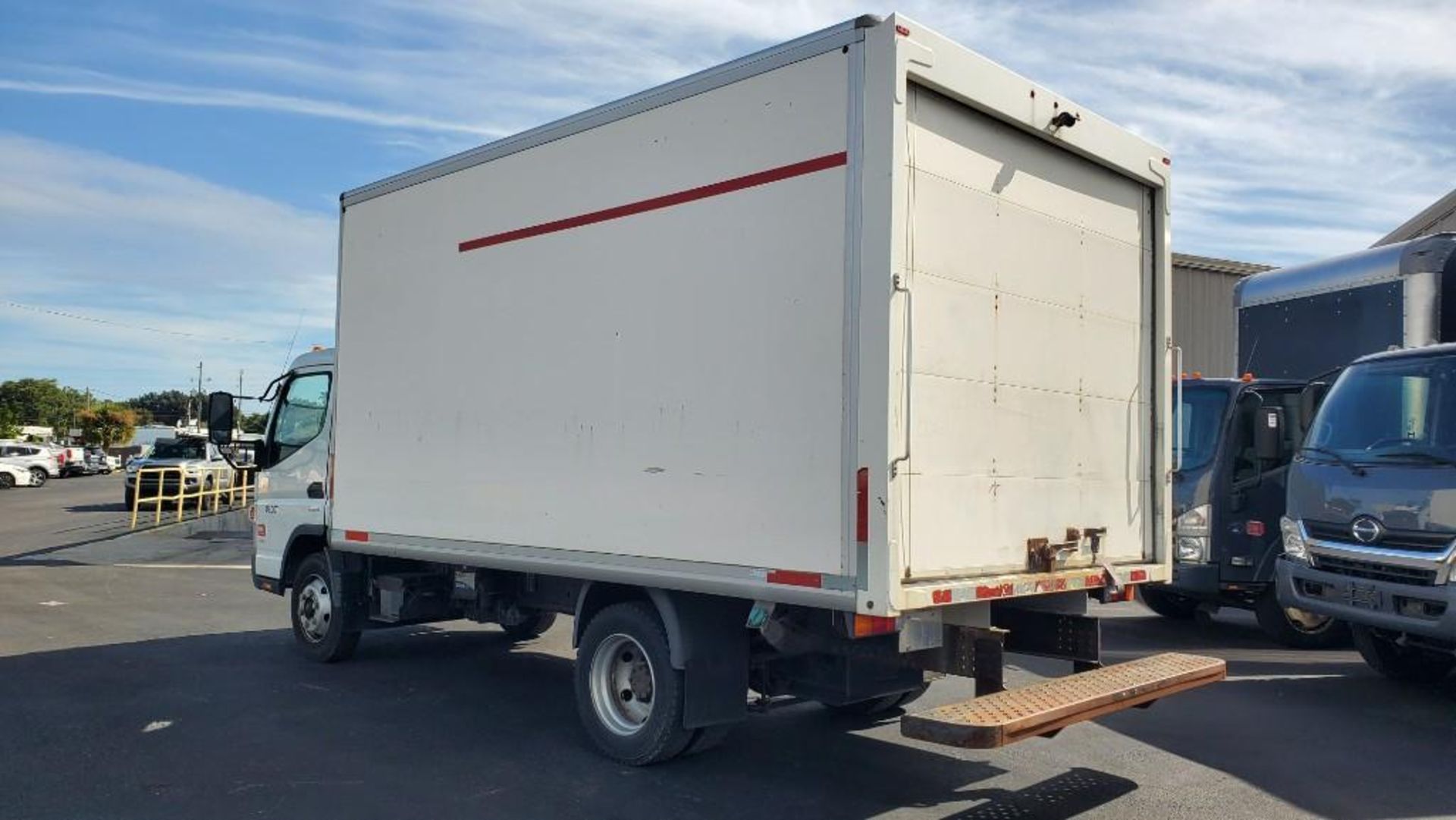 2015 MITSUBISHI FUSO FE180 BOX TRUCK APPROX 14' BOX, DIESEL ENGINE, AUTOMATIC TRANSMISSION - Image 6 of 39