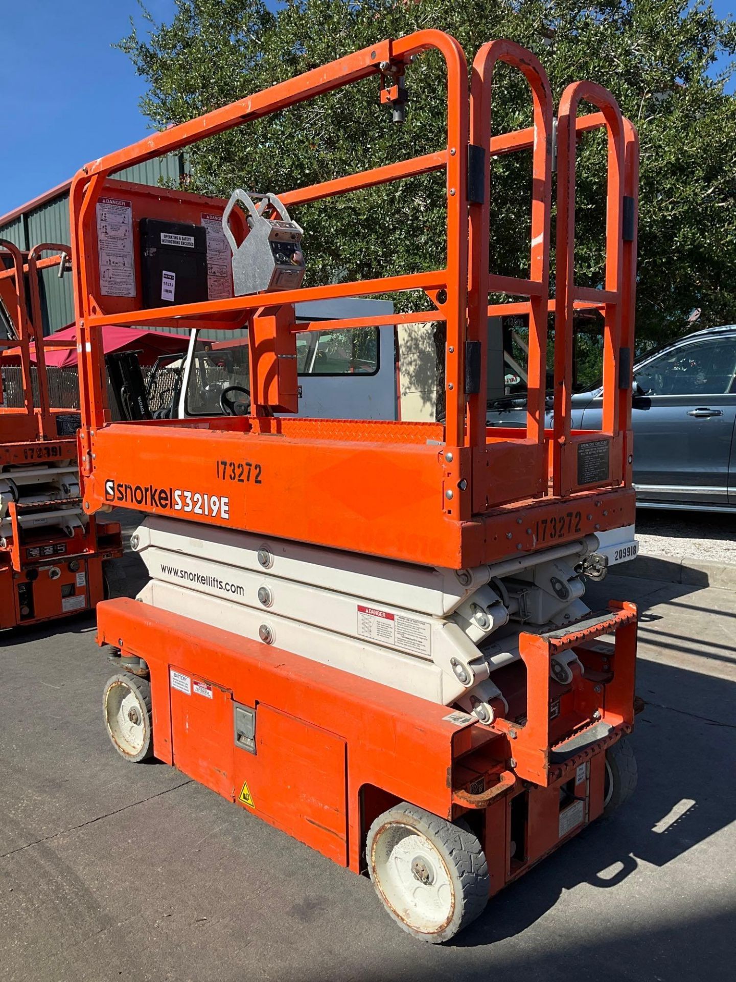 2016 SNORKEL SCISSOR LIFT MODEL S3219E ANSI , ELECTRIC, APPROX MAX PLATFORM HEIGHT 19FT, NON MARK... - Image 6 of 12