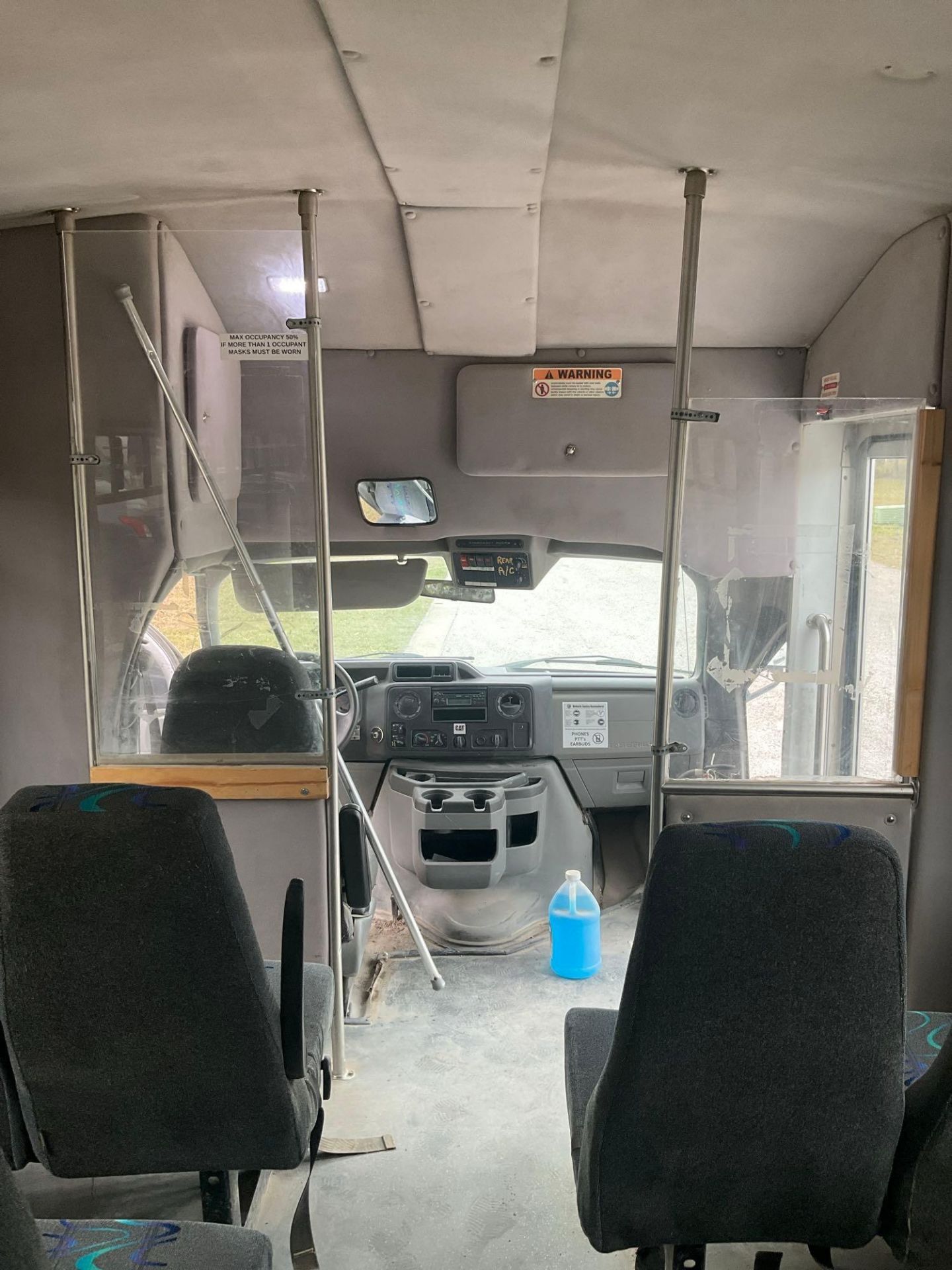 2018 FORD ECONOLINE 450 SHUTTLE BUS, GAS AUTOMATIC, 28 PASSENGER SEATING, APPROX 14500 GVWR, - Image 23 of 31