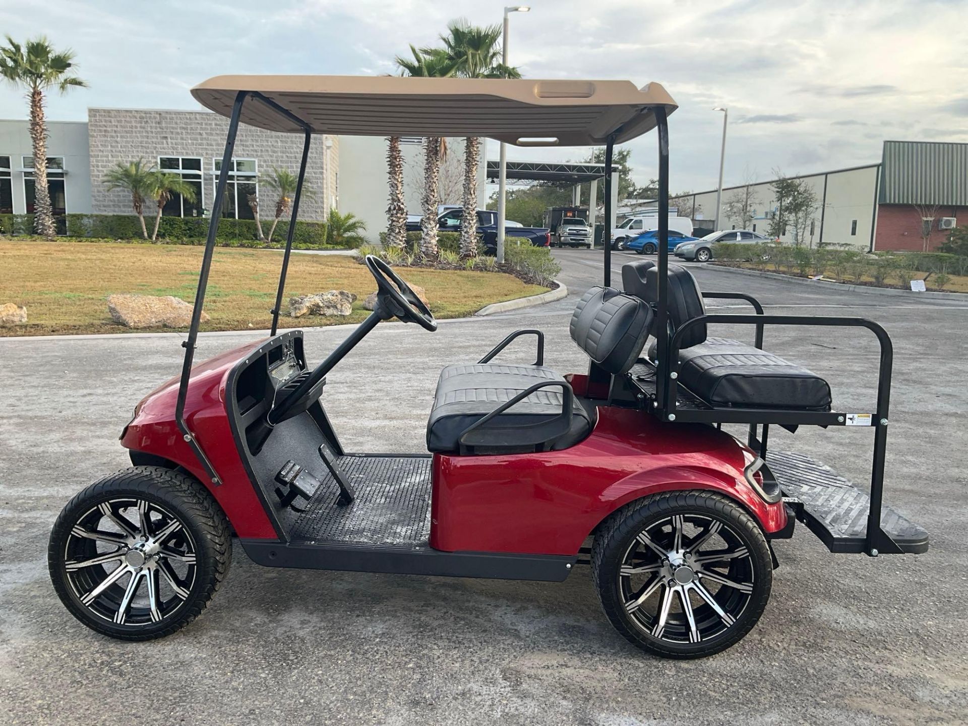 EZ-GO GOLF CART , ELECTRIC, BACK SEAT FOLD DOWN TO FLAT BED, BATTERY CHARGER INCLUDED, BILL OF SALE - Image 2 of 13