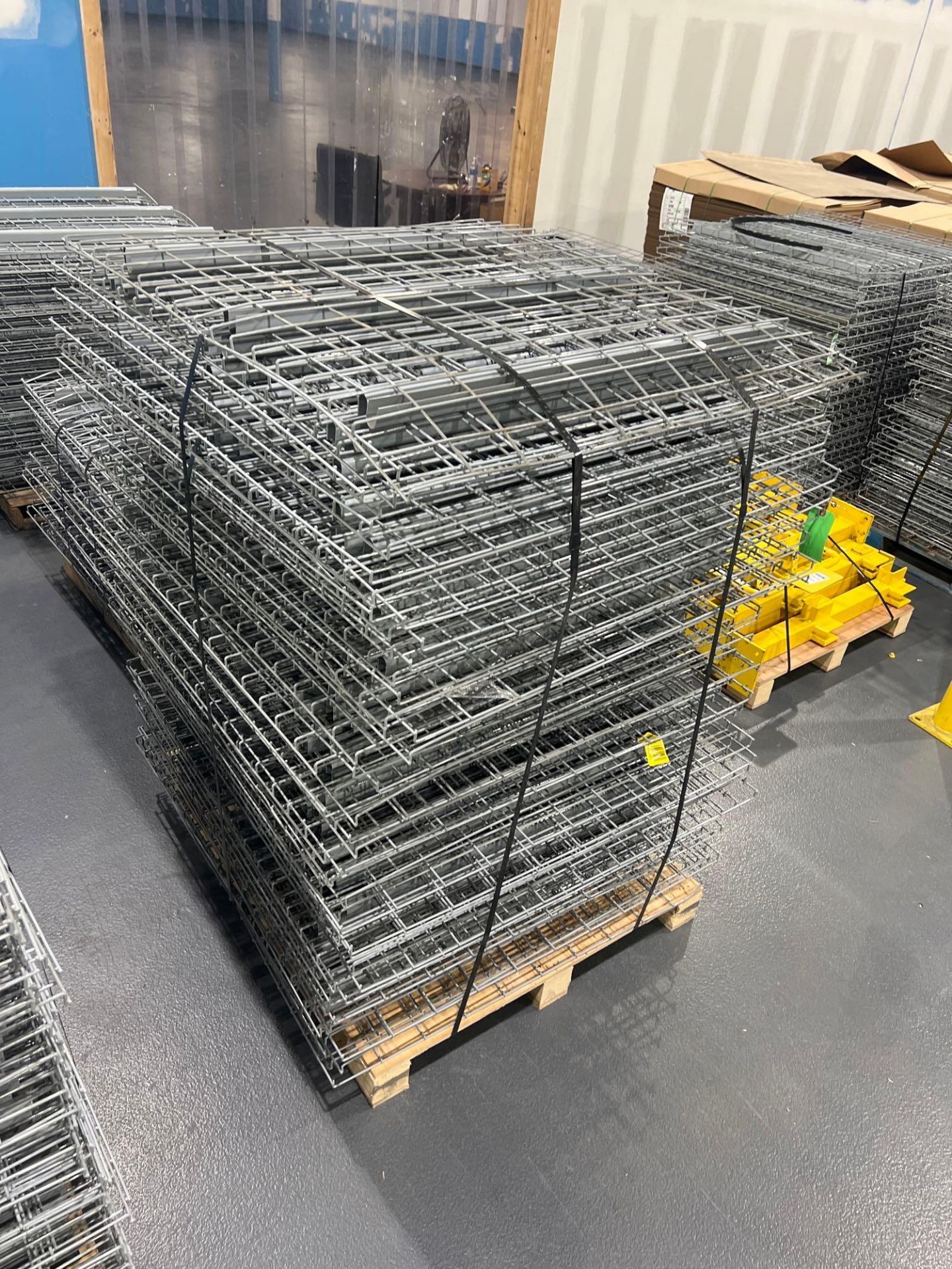 PALLET OF APPROX. 55 WIRE GRATES FOR PALLET RACKING, APPROX. DIMENSIONS 43" X 45" - Image 4 of 4