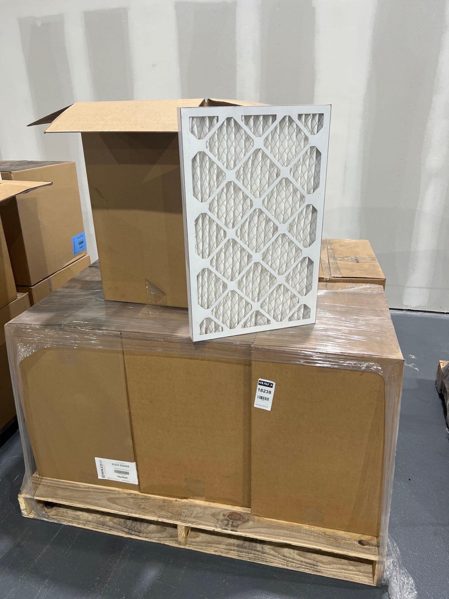 PALLET OF UNUSED AIR FILTERS. 16x25x2.