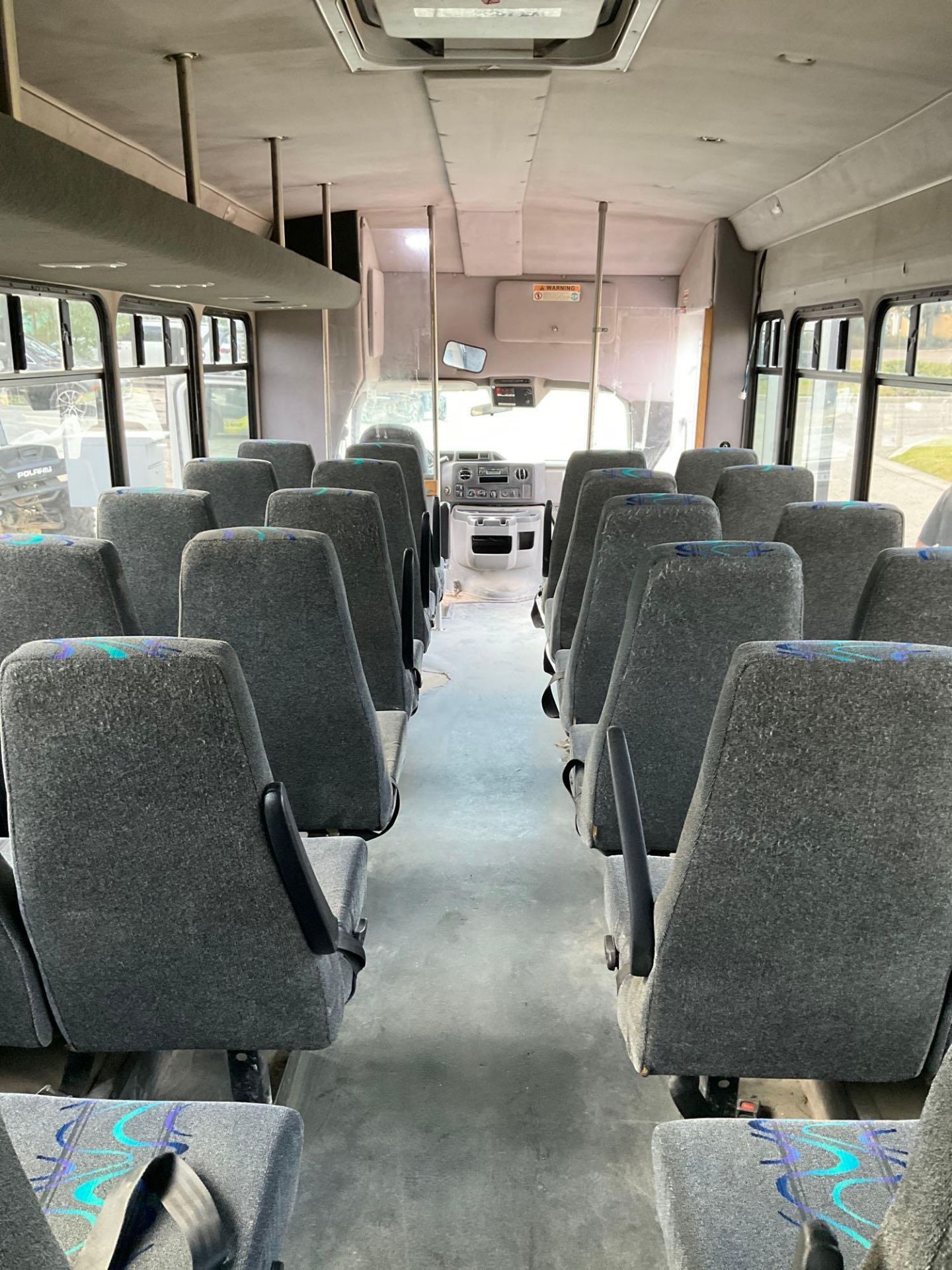 2018 FORD ECONOLINE 450 SHUTTLE BUS, GAS AUTOMATIC, 28 PASSENGER SEATING - Image 16 of 31