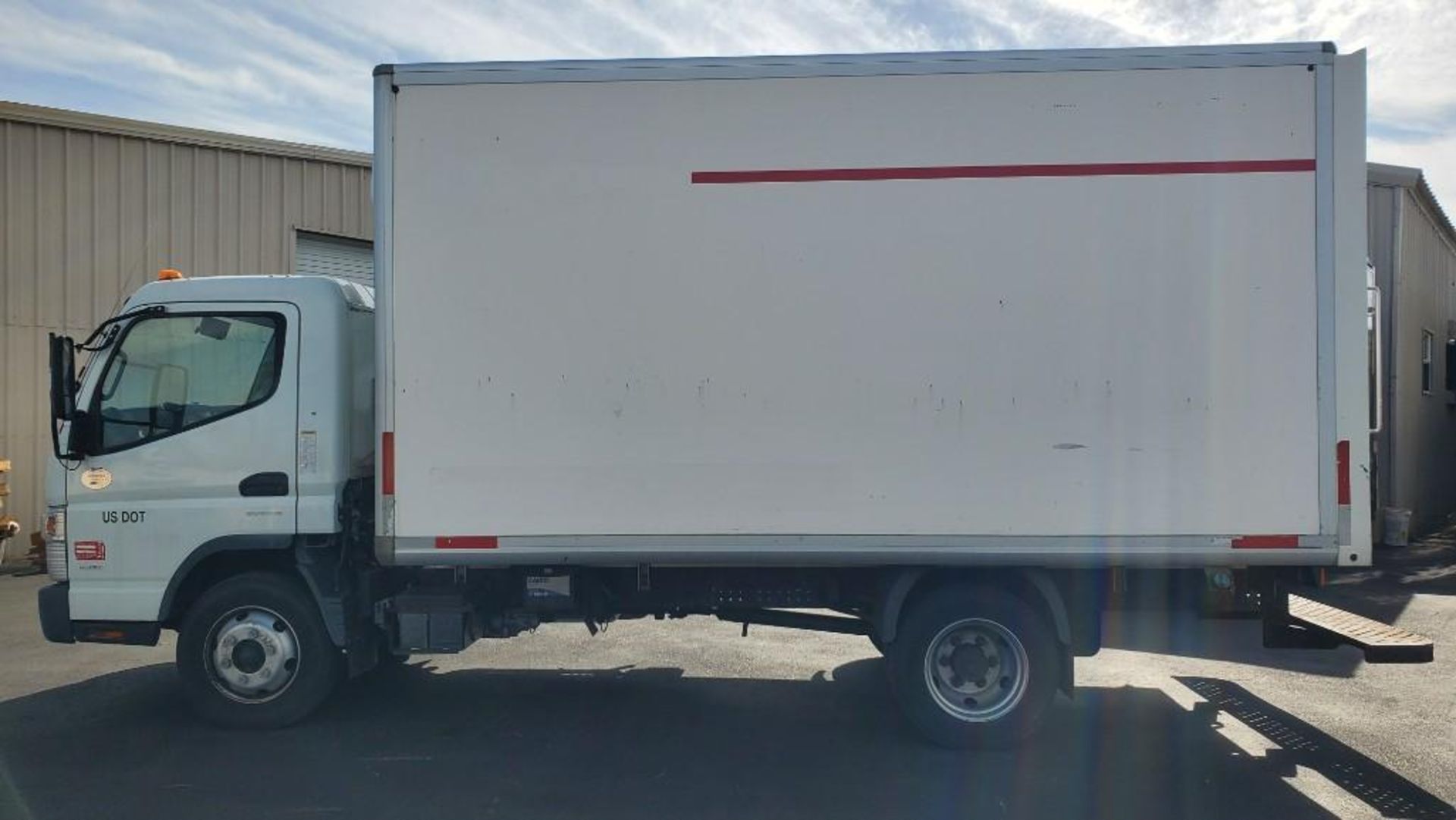 2015 MITSUBISHI FUSO FE180 BOX TRUCK APPROX 14' BOX, DIESEL ENGINE, AUTOMATIC TRANSMISSION - Image 7 of 39