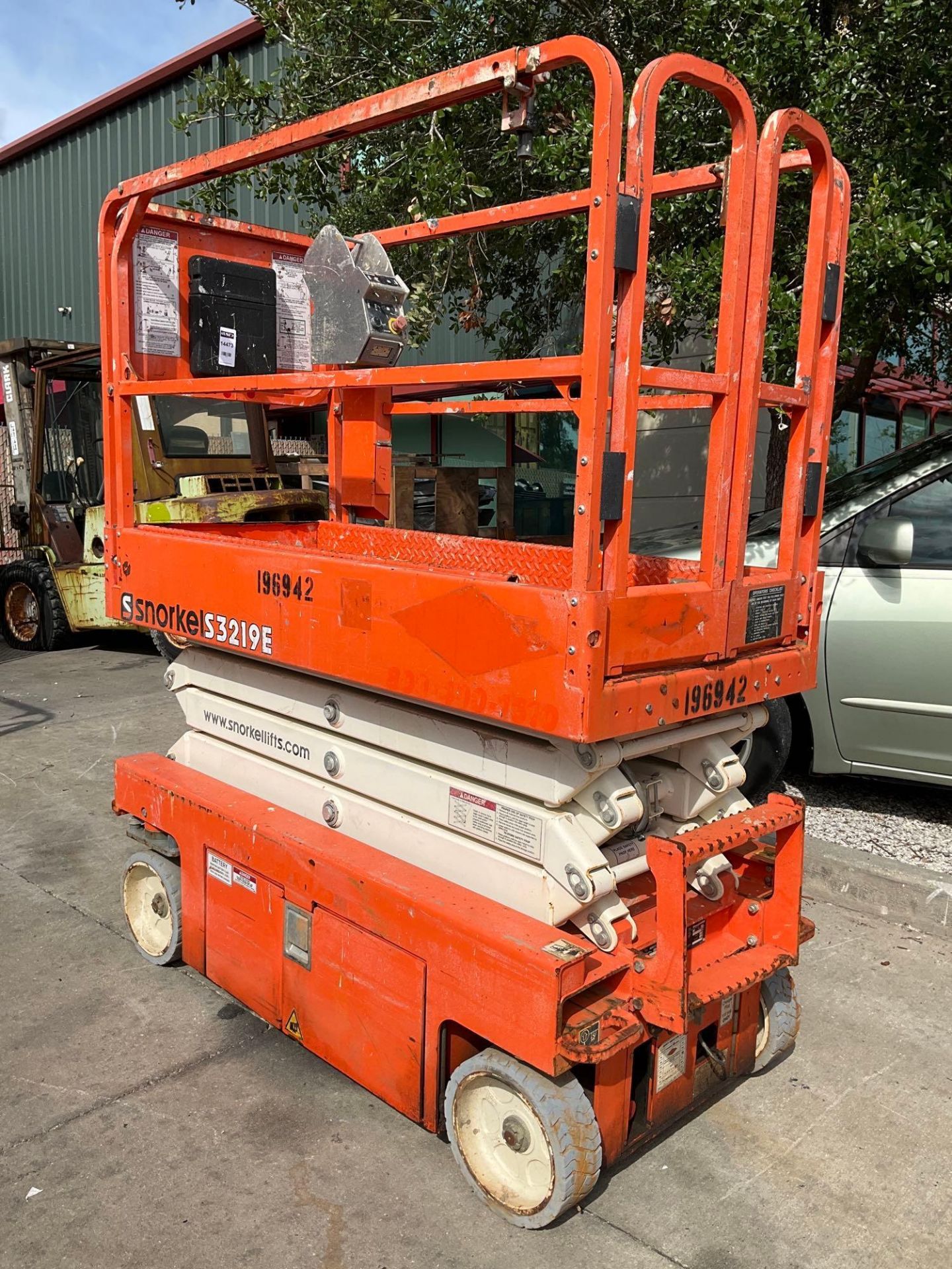 2017 SNORKEL SCISSOR LIFT MODEL S3219E ANSI , ELECTRIC, APPROX MAX PLATFORM HEIGHT 19FT, NON MARK... - Image 2 of 10