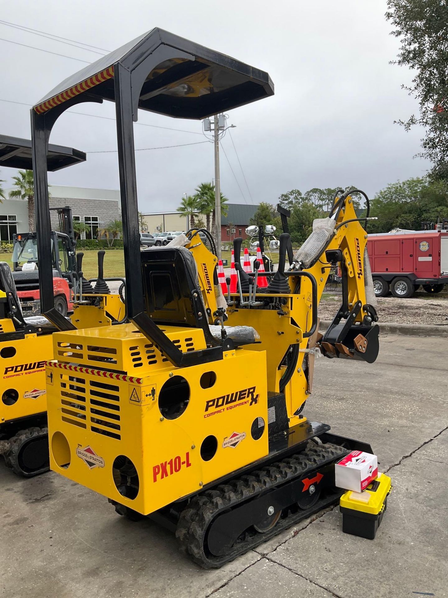 UNUSED 2023 POWER X HYDRAULIC CRAWLER EXCAVATOR MODEL PX10-L , GAS POWERED, RUBBER TRACKS, BUCKET... - Image 3 of 12