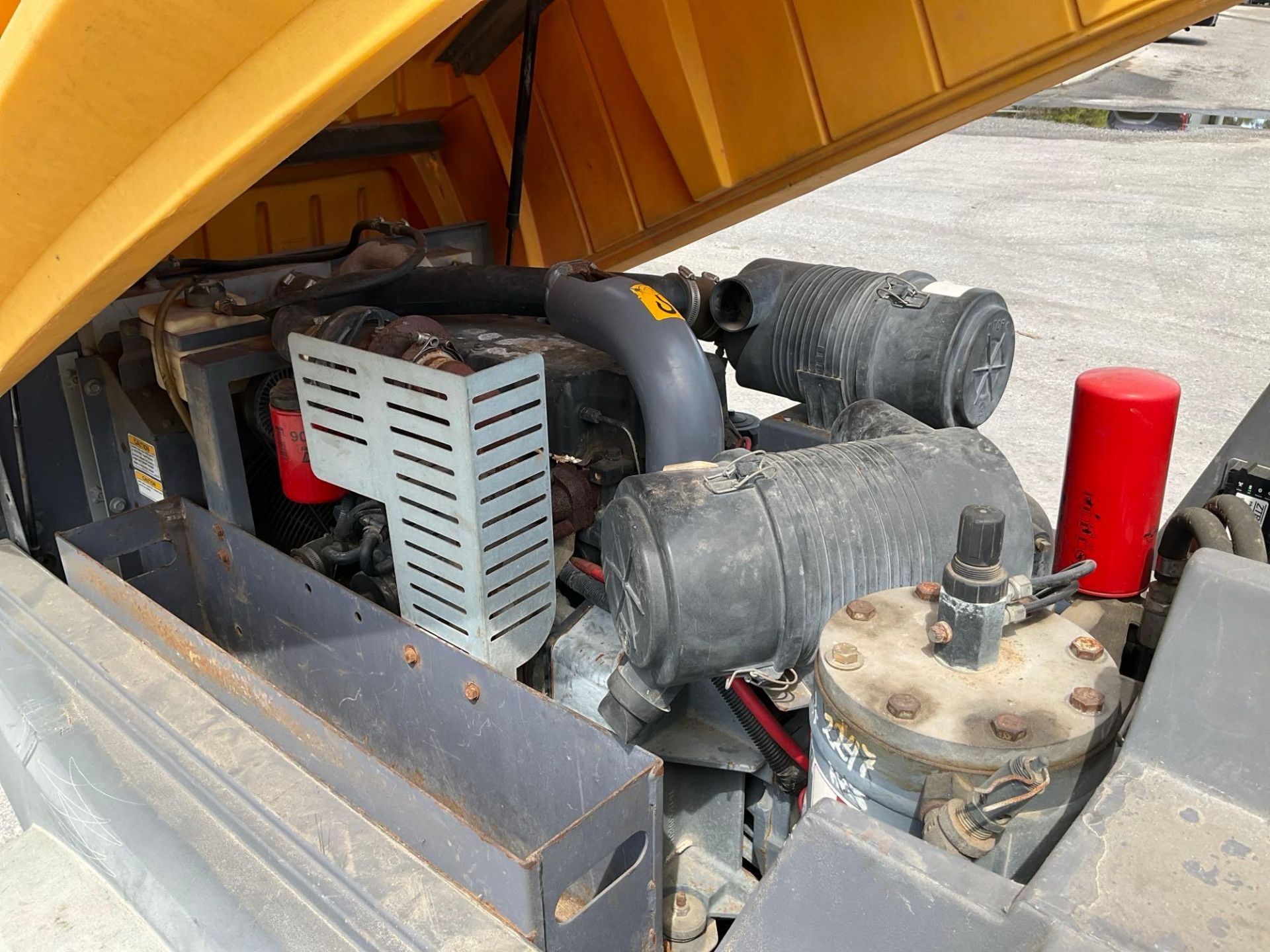 ATLAS COPCO PORTABLE AIR COMPRESSOR MODEL XAS 185 JD7, DIESEL, JOHN DEERE ENGINE, TOW BEHIND - Image 3 of 18