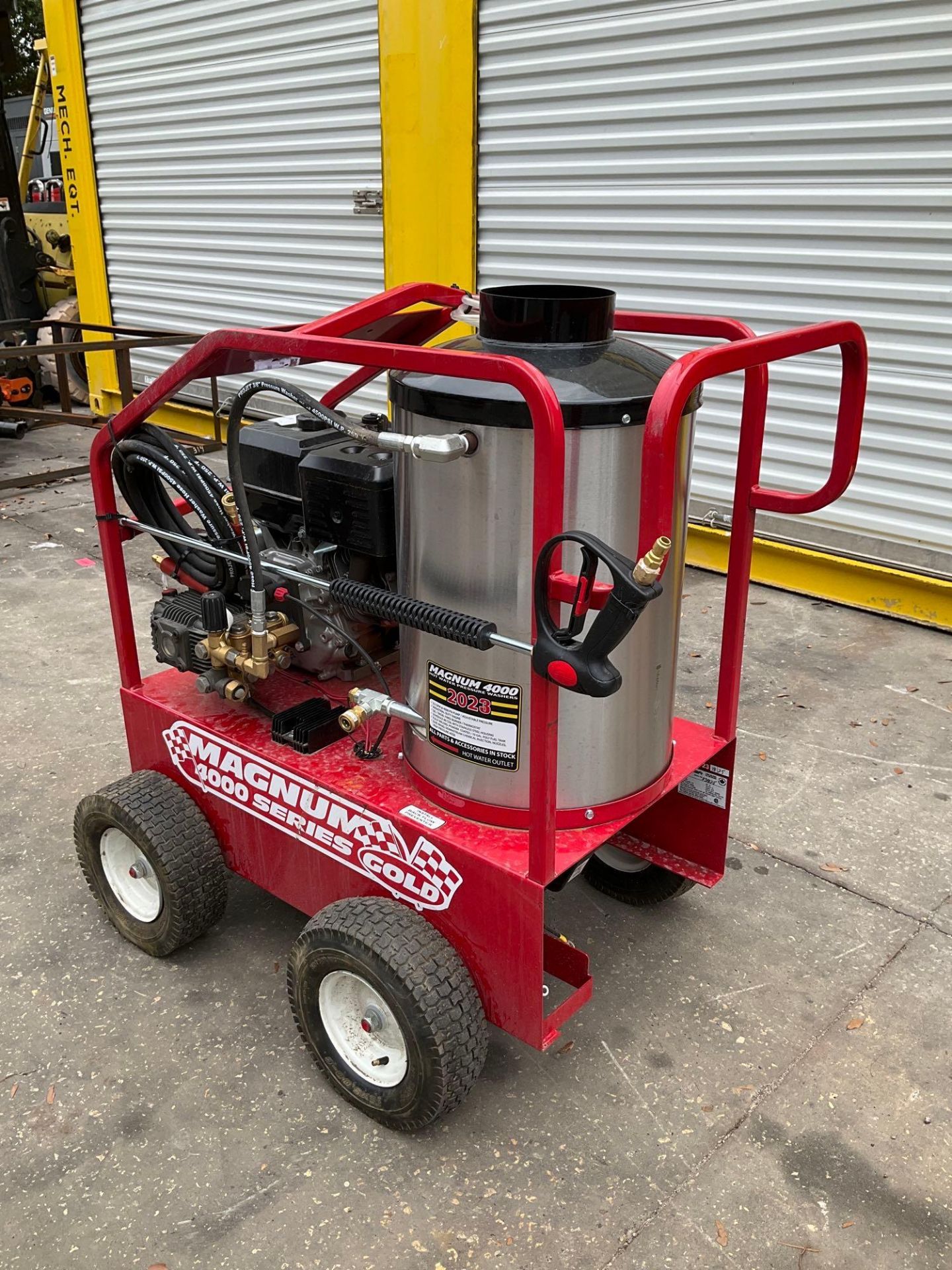 UNUSED 2023 MAGNUM 4000 SERIES GOLD HOT WATER PRESSURE WASHER,DIESEL GAS POWER - Image 3 of 14