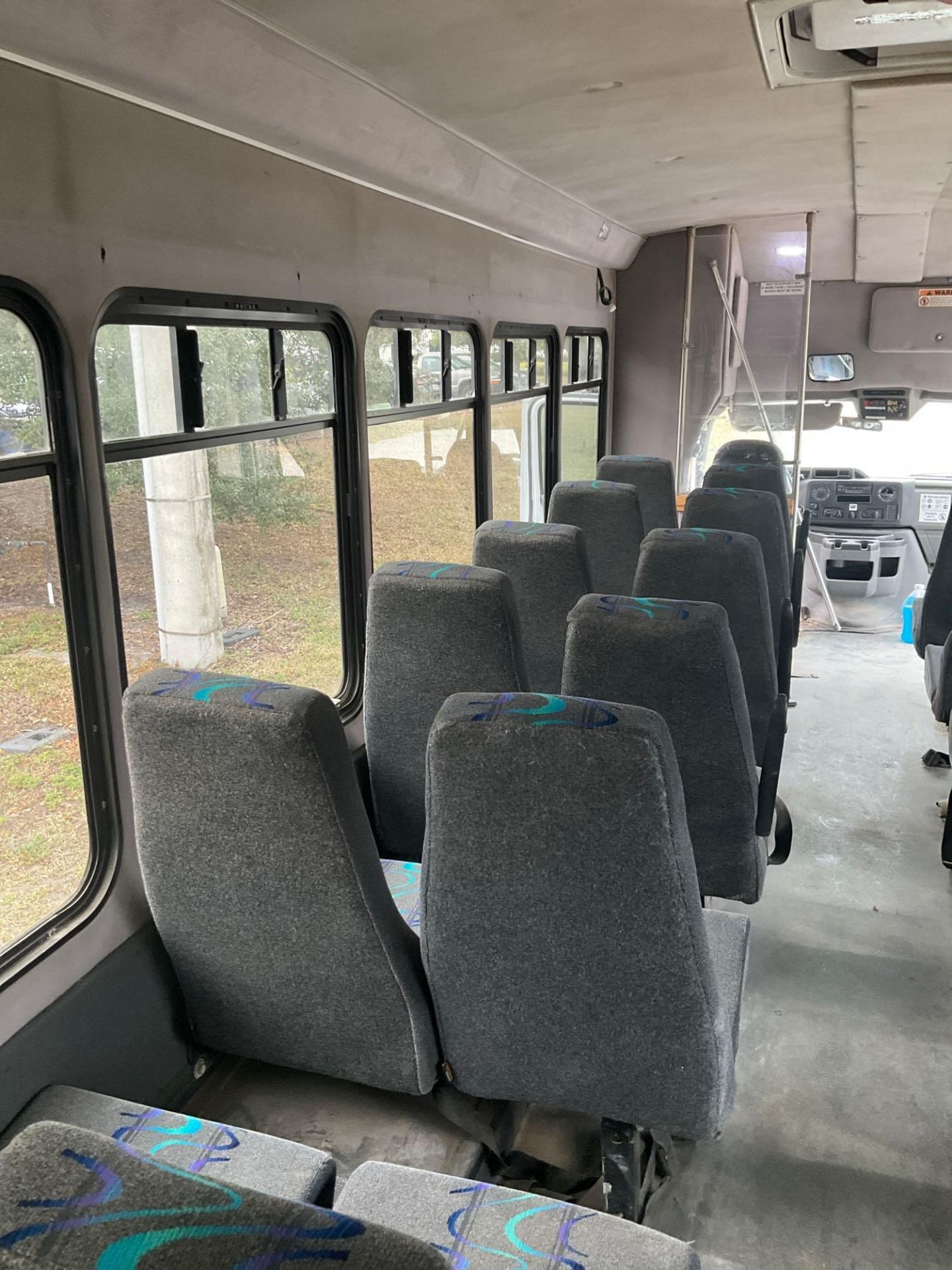 2018 FORD ECONOLINE 450 SHUTTLE BUS, GAS AUTOMATIC, 28 PASSENGER SEATING, APPROX 14500 GVWR, - Image 26 of 31