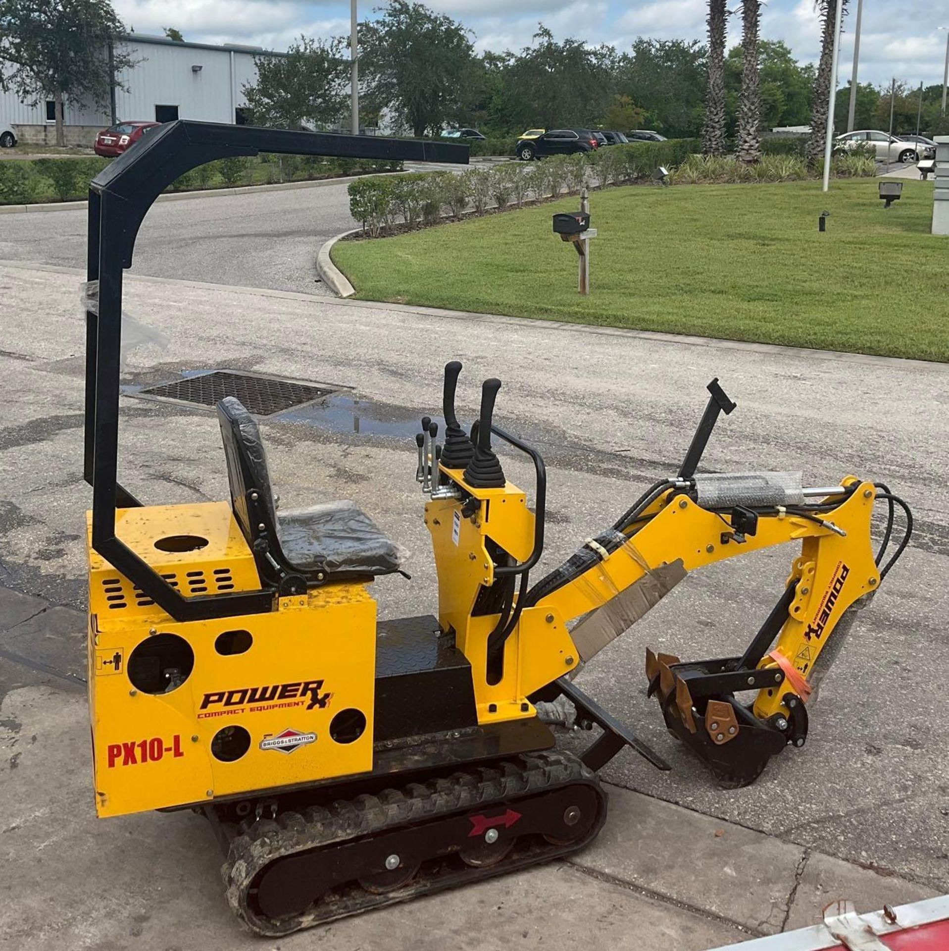 2023 POWER X HYDRAULIC CRAWLER EXCAVATOR MODEL PX10-L , GAS POWERED,  RUBBER TRACKS, BUCKET WITH ... - Image 3 of 13